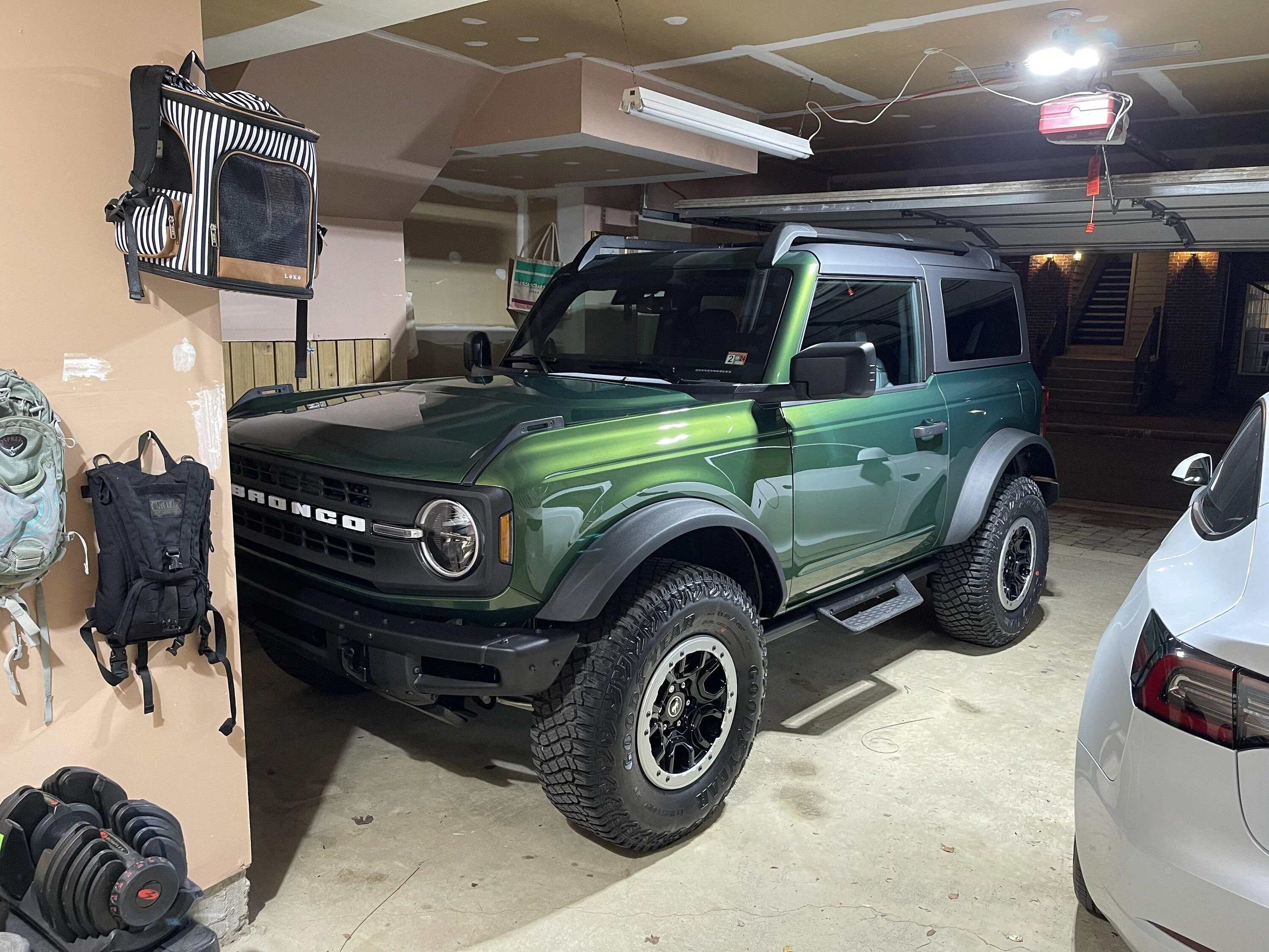 Ford Bronco ERUPTION GREEN Bronco Club 90429293-2A26-4447-99DB-F3877B749504