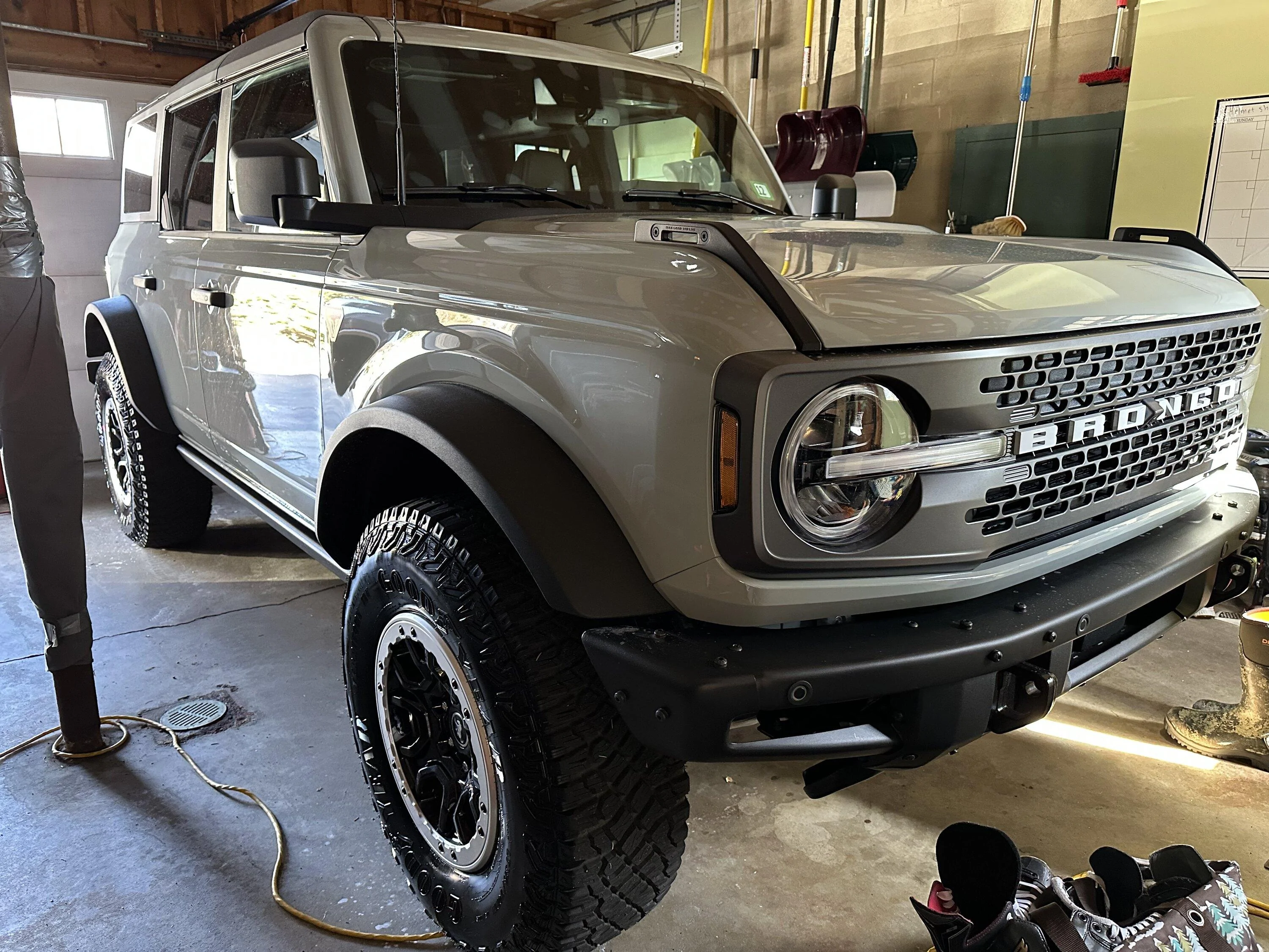 Ford Bronco 12/19/2022 build week group DC090FF1-D838-4510-8932-E1339C105C4E