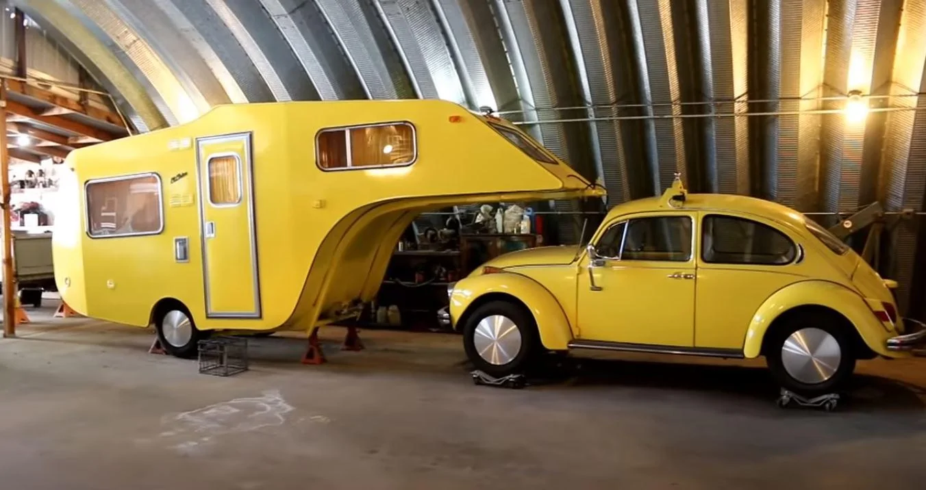 Ford Bronco Tricky Dick's Dirty Bronco the-vw-beetle-gooseneck-trailer-el-chico-remains-el-unicornio-totally-awesome_9