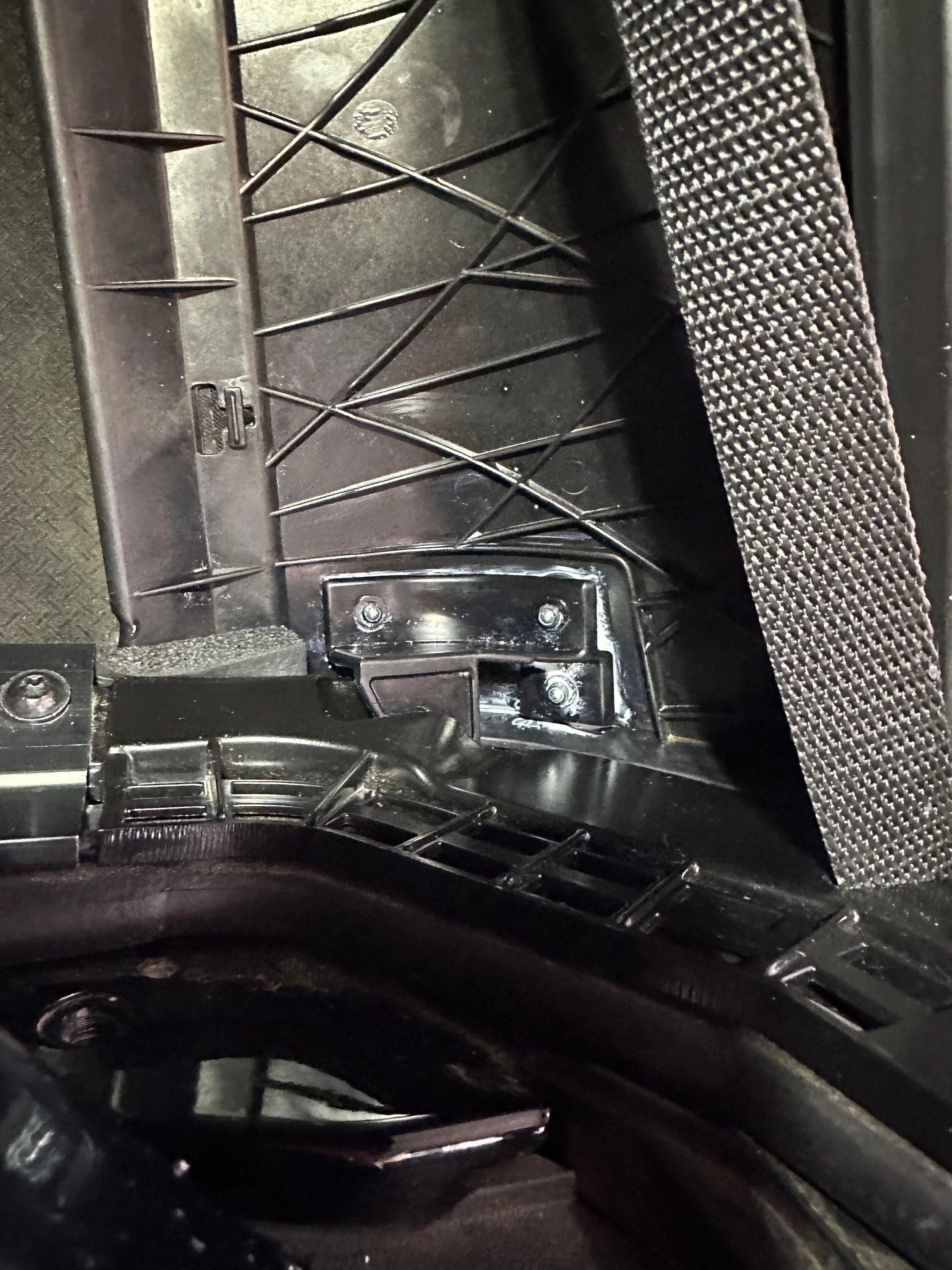 Soft Top rear corner rattle: Finally tracked down rattle at back ...