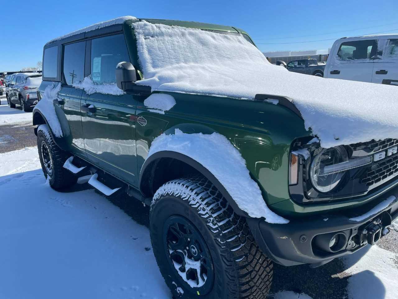 Ford Bronco Damaged In-transit GreenBroncoFender2