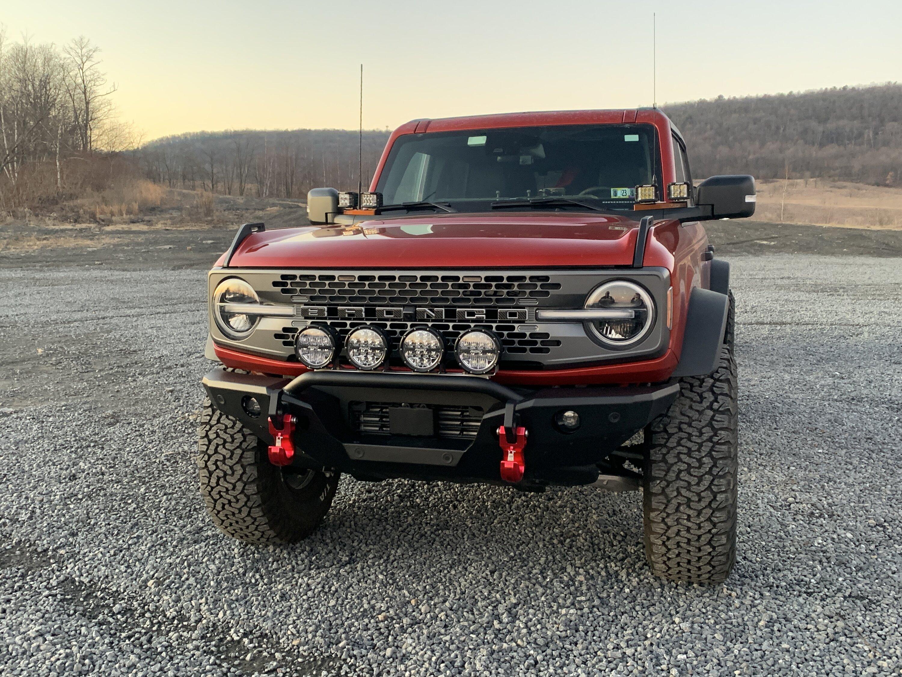 Ford Bronco HOT PEPPER RED Bronco Club EB6692C3-EEB1-437C-A1CE-95C2A4C2E544