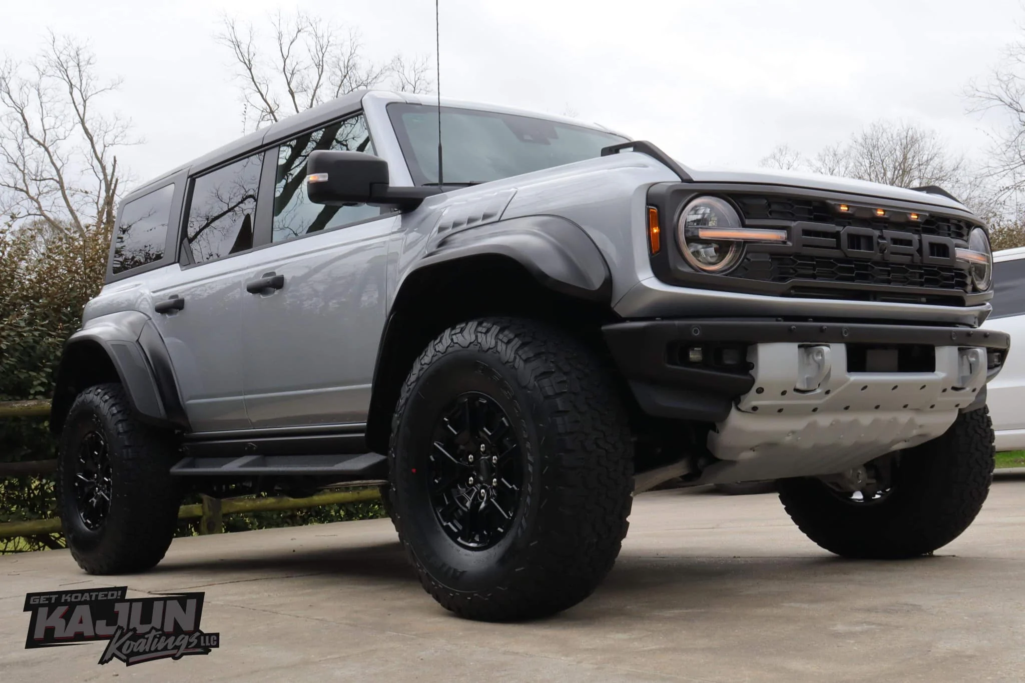 Ford Bronco ICONIC SILVER Bronco RAPTOR Photos Thread 330331624_879732863317711_3008779137026140941_n