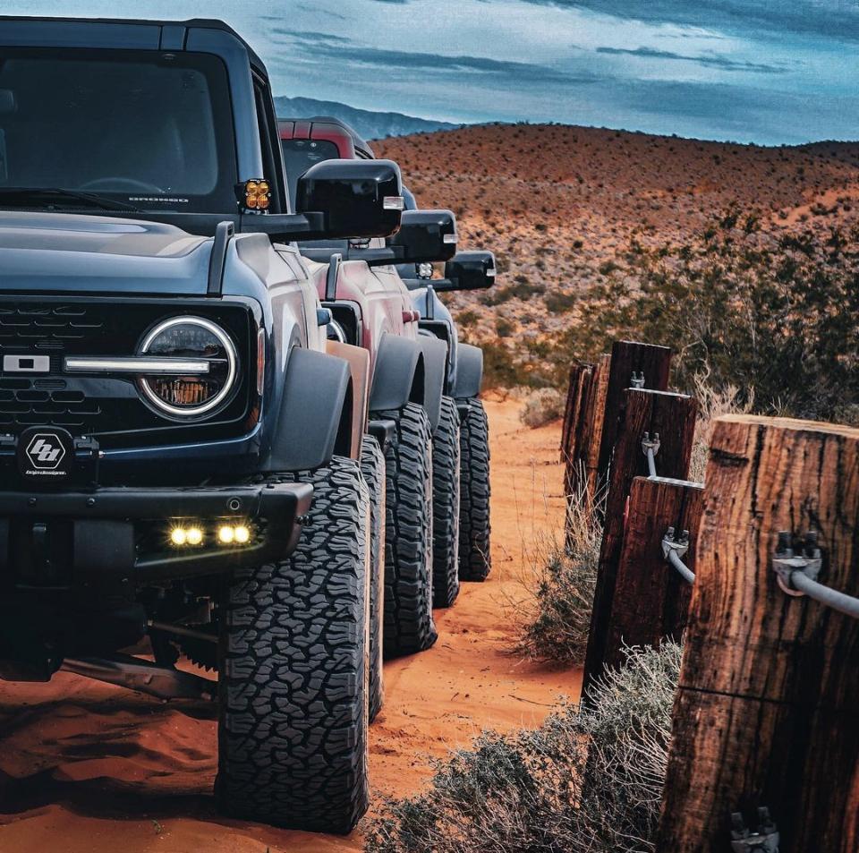 Ford Bronco Early Morning in the Desert BC6A0A10-AB27-4FCE-AE5B-95614792D7E8