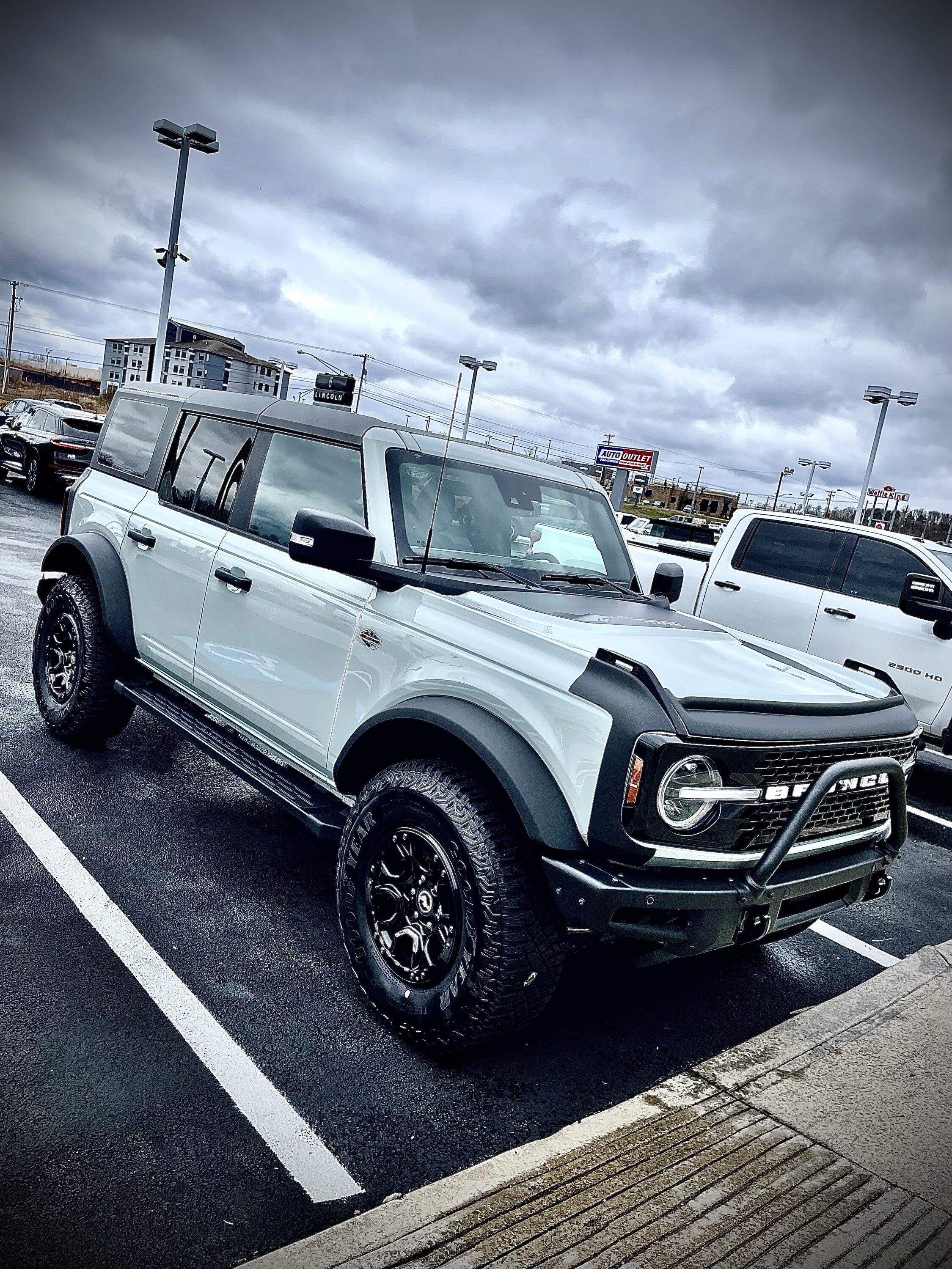 Ford Bronco CACTUS GRAY Bronco Club bronco