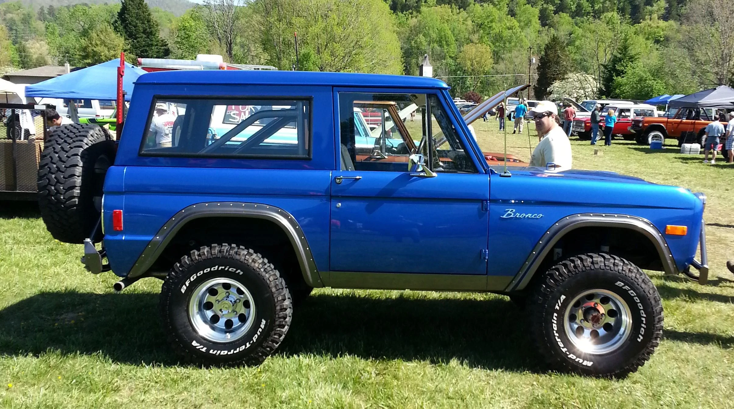 Ford Bronco Post your Bronco's garage mates! Bronco (1)