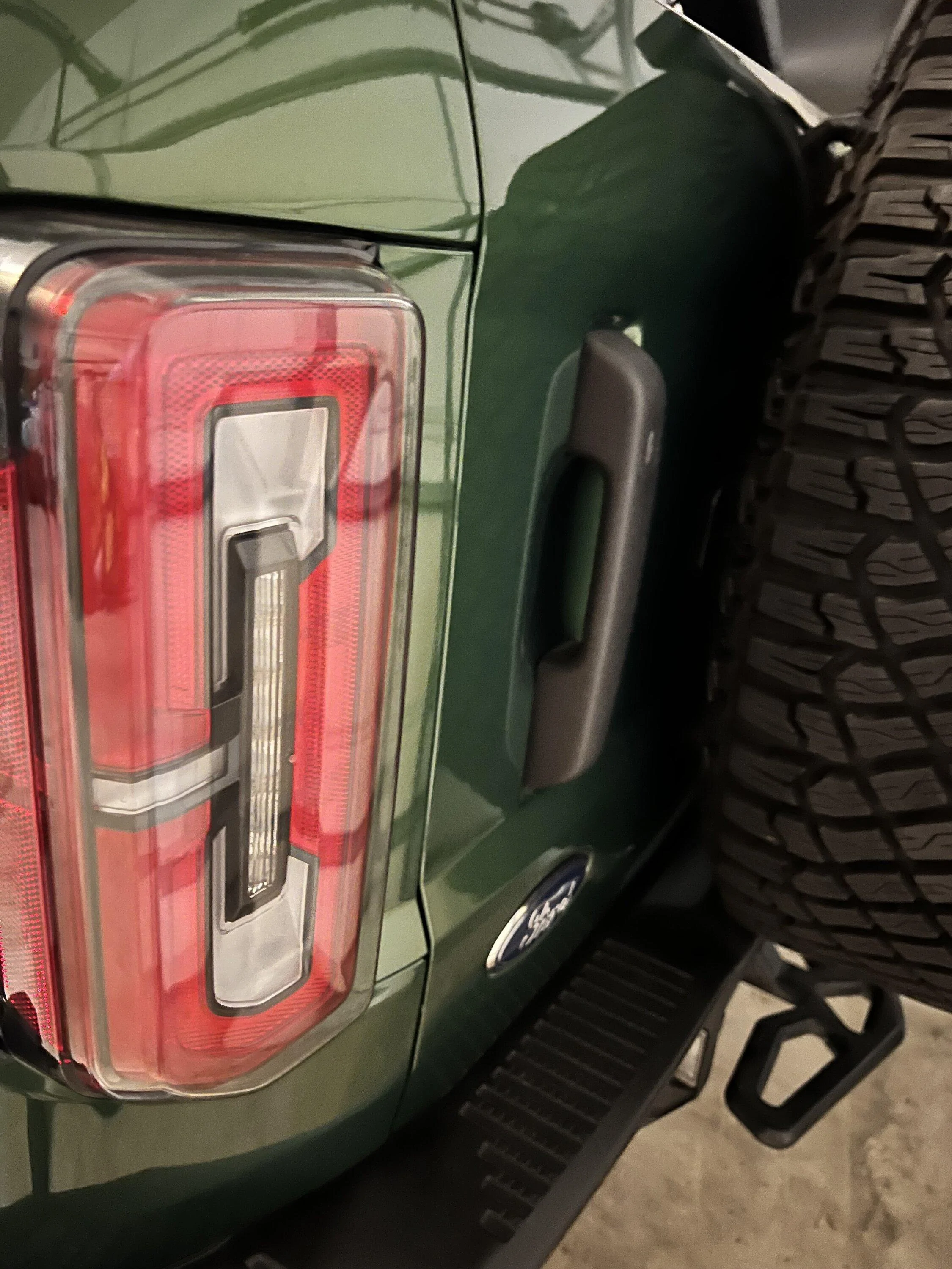 Ford Bronco 2022 Bronco Badlands Tailgate DAMAGED IMG_3758