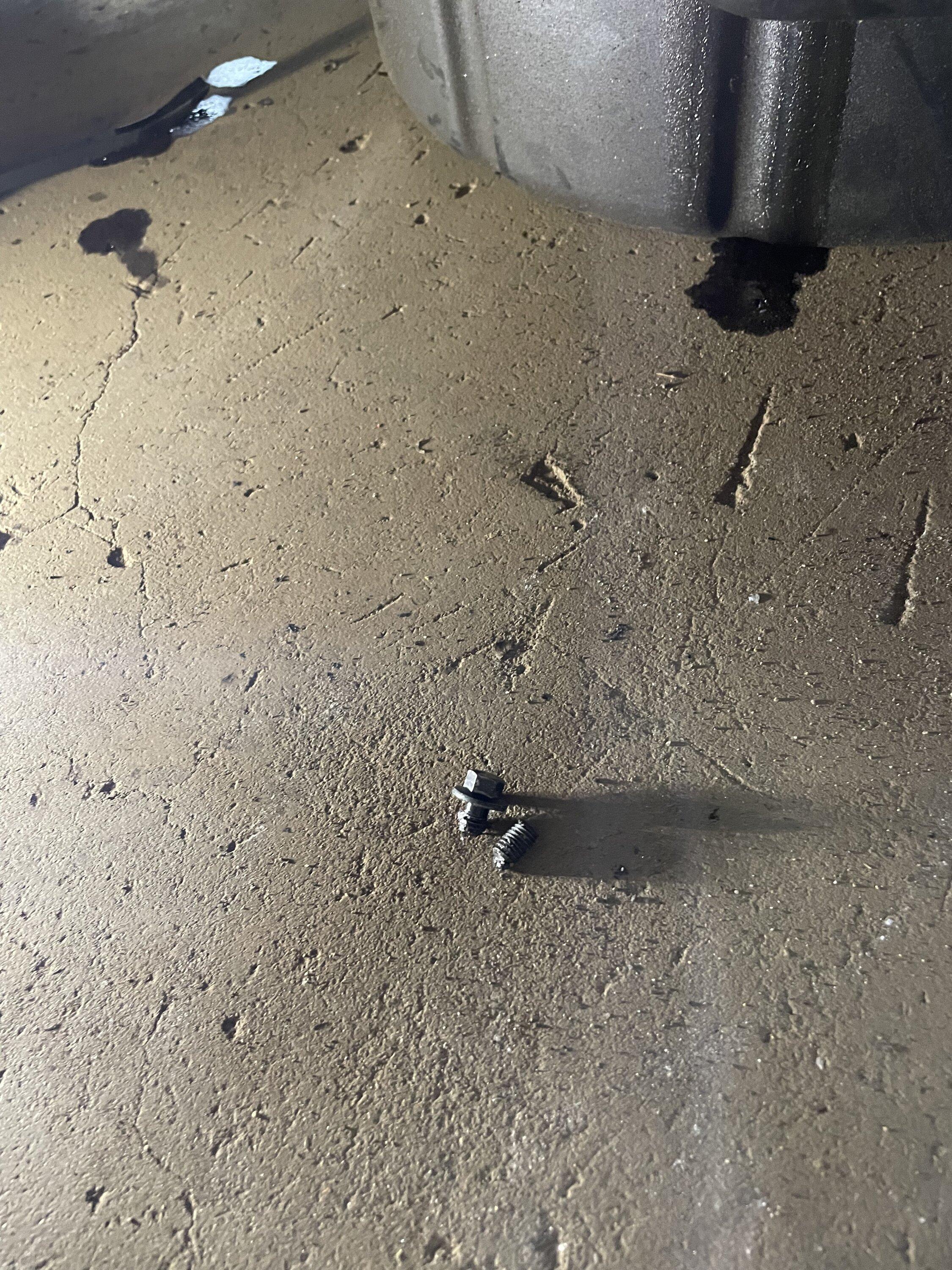Ford Bronco Installed: Dana 44 M220 AdvanTek Nodular Differential Cover (From Jeep JL Wrangler) -- DIY IMG_2456