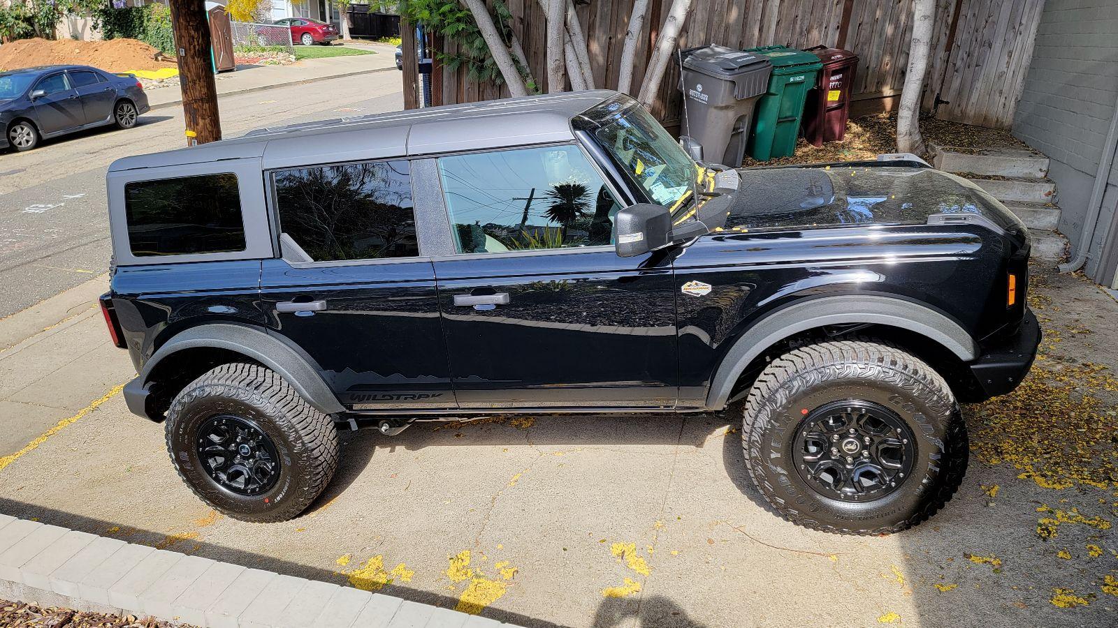 Ford Bronco Post your Bronco's garage mates! 20230217_121201