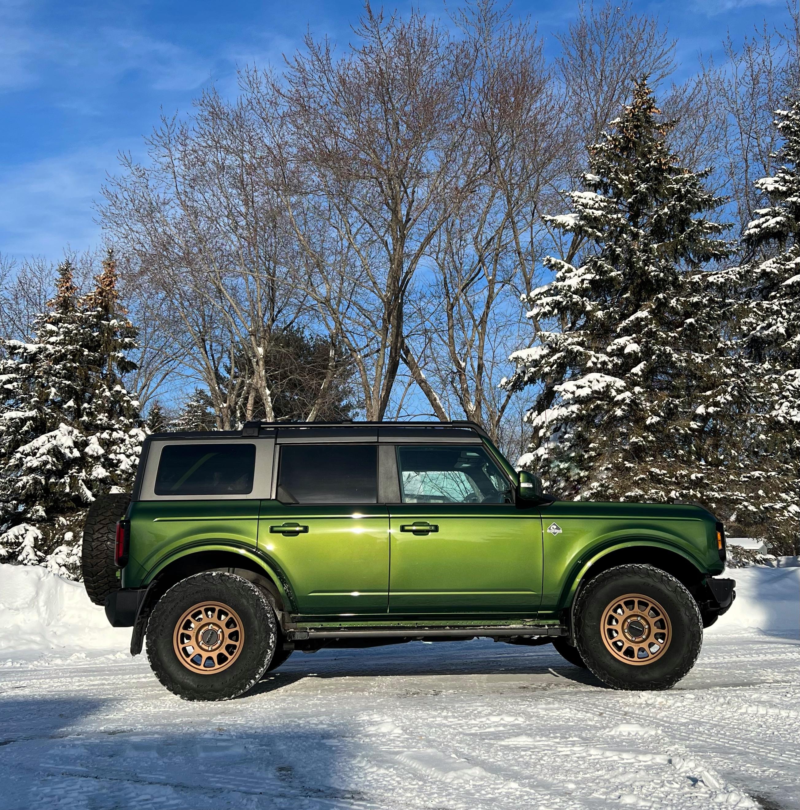 Ford Bronco ERUPTION GREEN Bronco Club 2134B55E-9C36-4DF7-8D04-38C98A1E4519