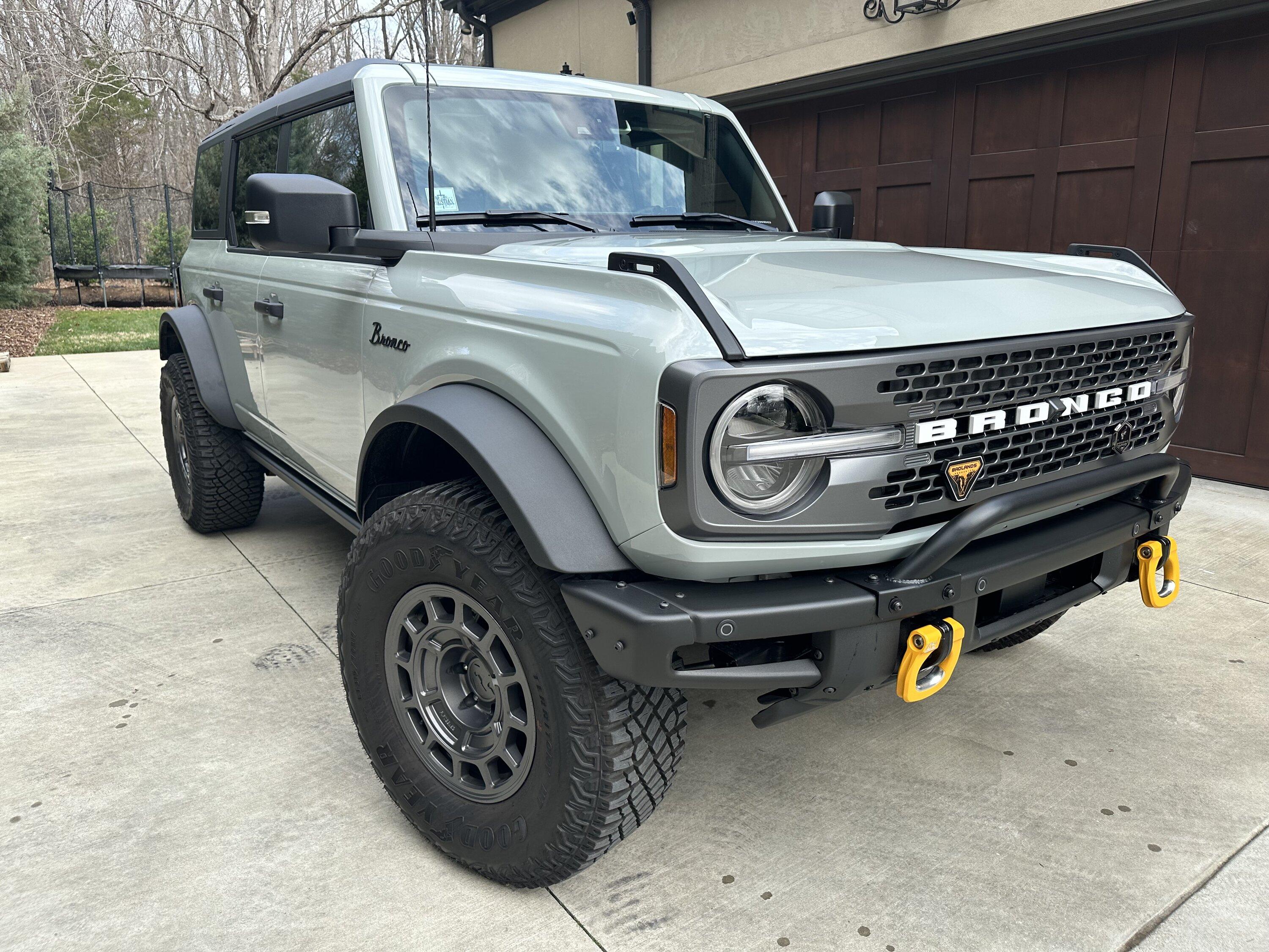 Ford Bronco CACTUS GRAY Bronco Club IMG_0265