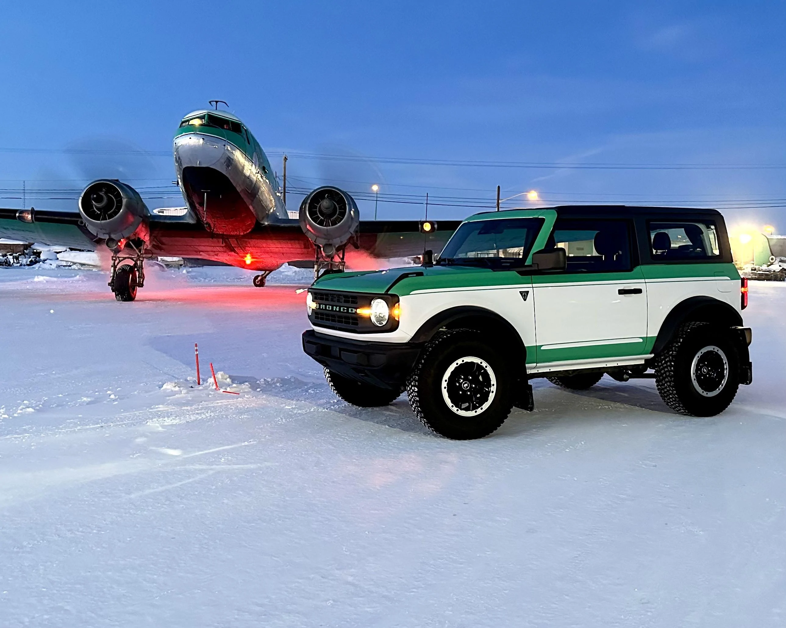 Ford Bronco Retro Look 2-Tone Basequatch w/ Buffalo Green Wrap 4FFD4FFA-AB53-45CD-B22B-D5CFE79DAE03