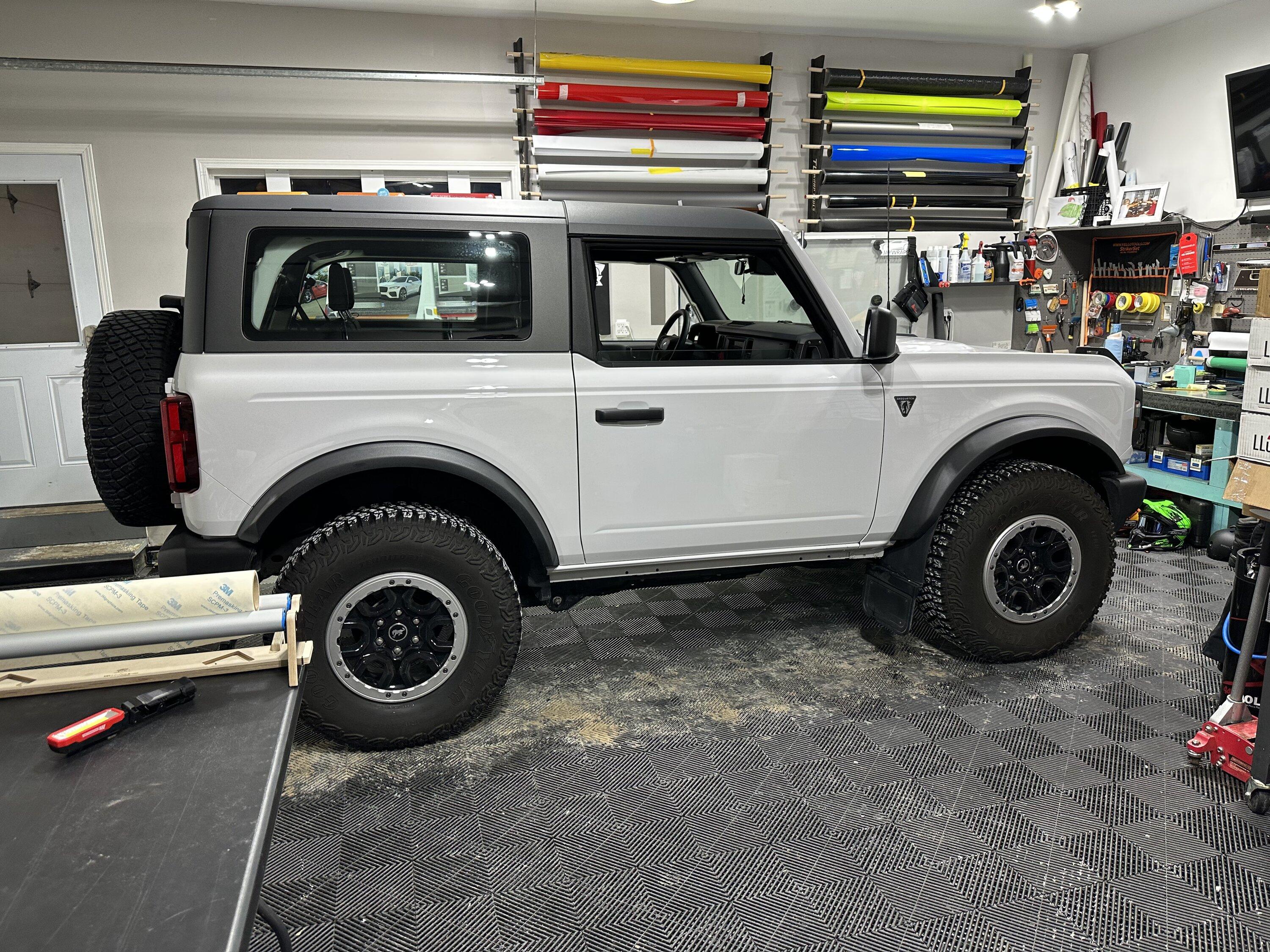 Ford Bronco Retro Look 2-Tone Basequatch w/ Buffalo Green Wrap A555C35A-D2A9-4E39-BF51-DD182AB3D09C