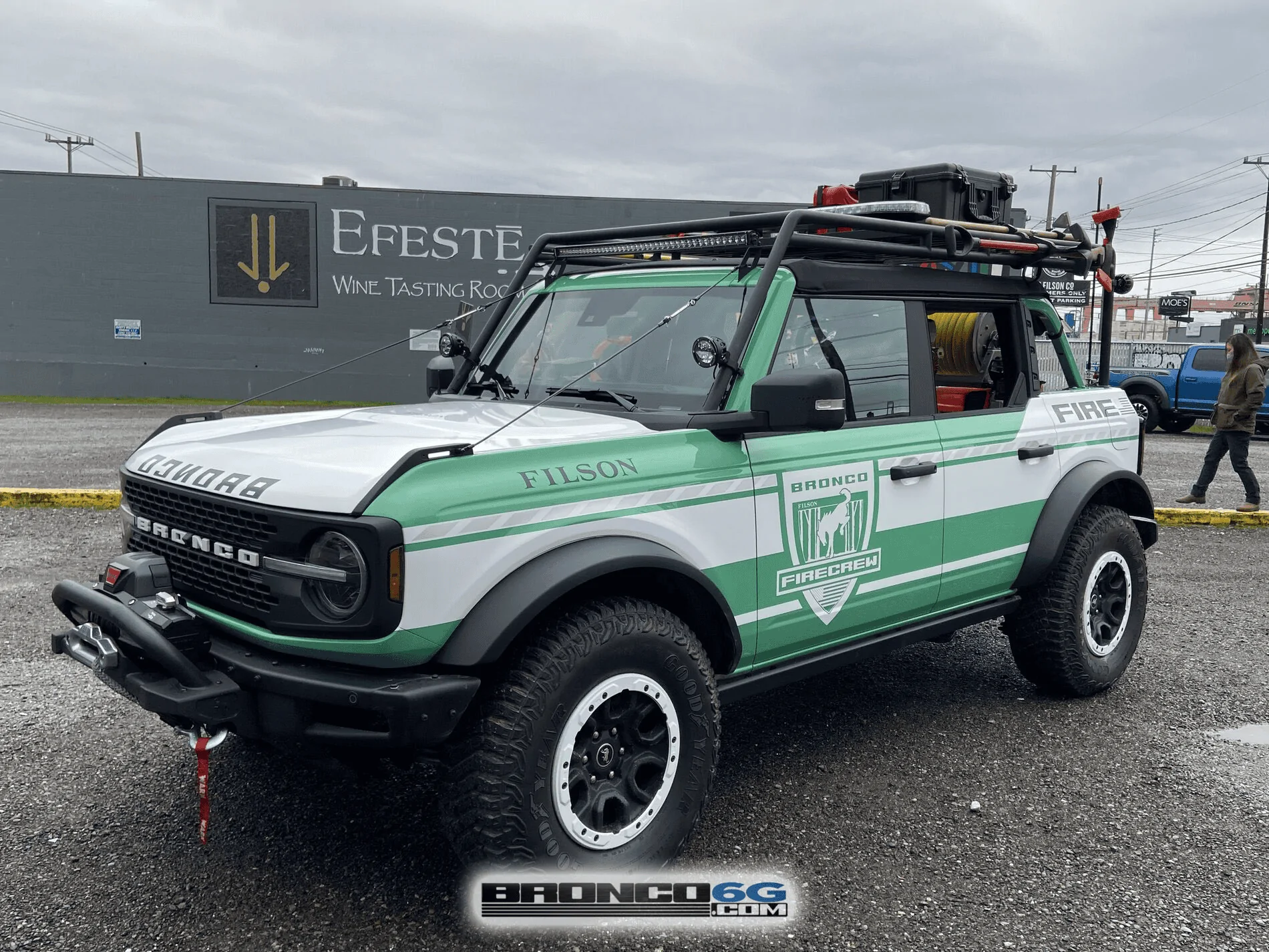 Ford Bronco Retro Look 2-Tone Basequatch w/ Buffalo Green Wrap 1677364256634