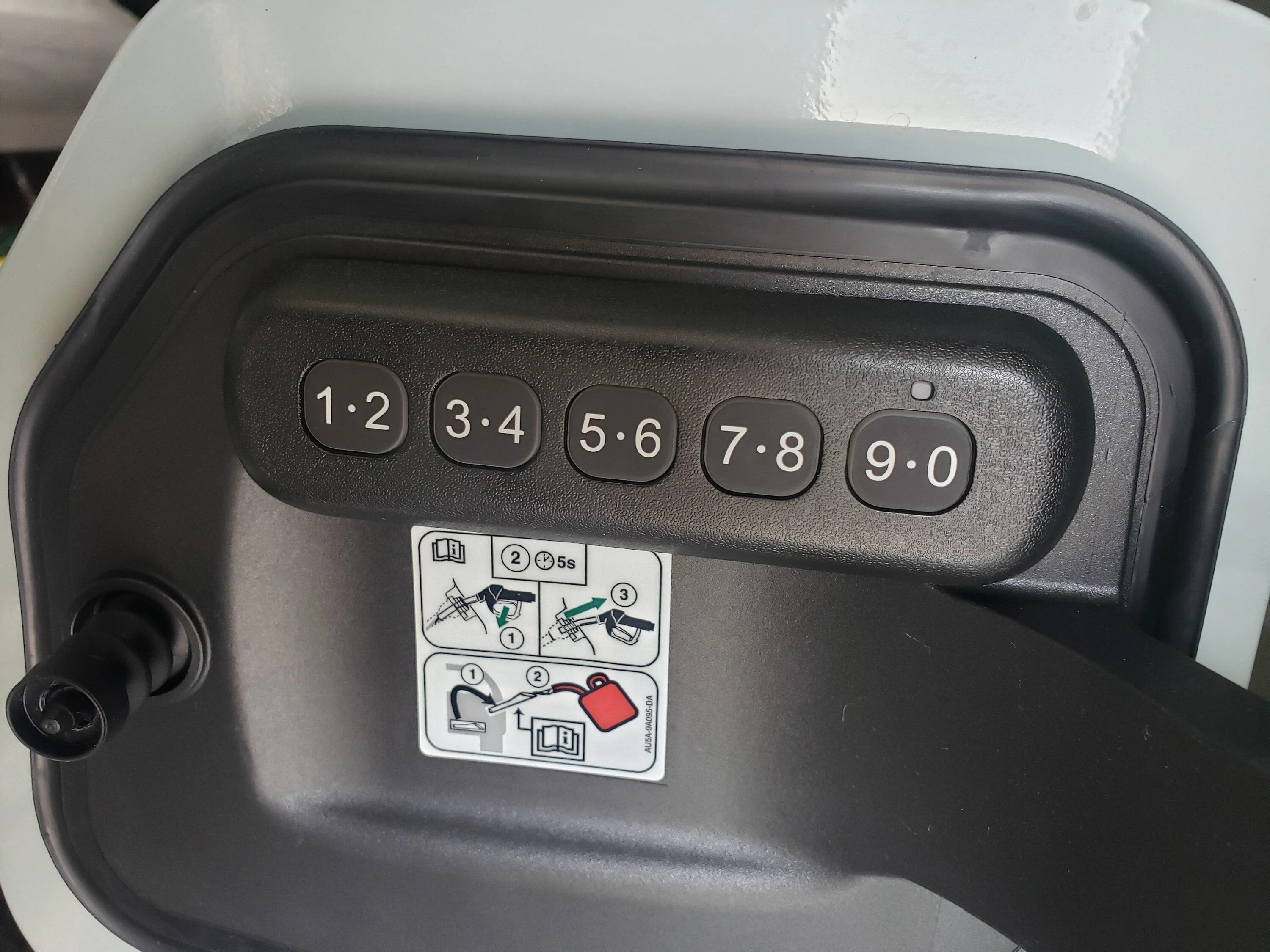 Ford Bronco Why didn't Ford integrate the keypad into pillar? 20220823_145138