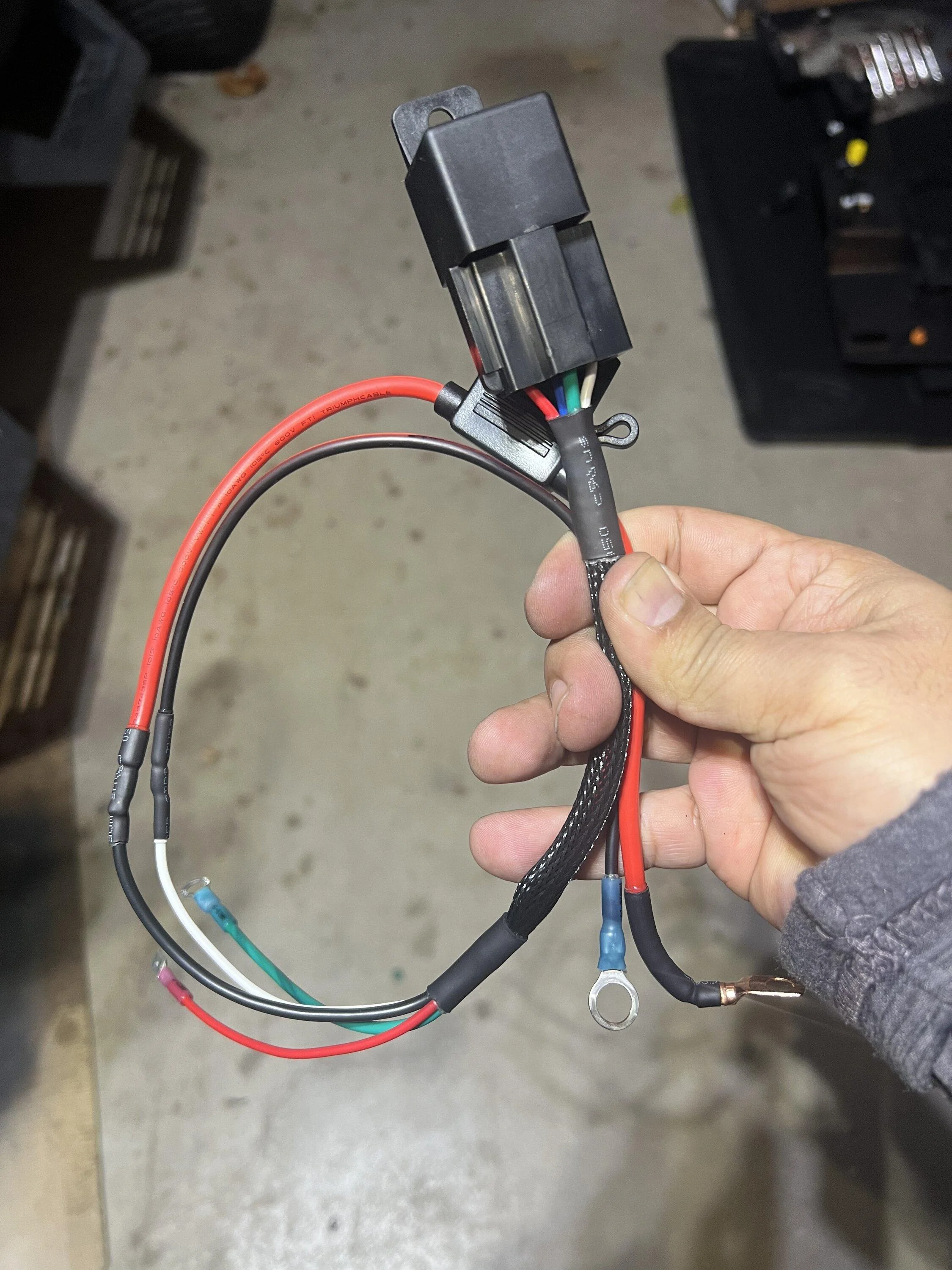Ford Bronco Switched 12v fuse block finally installed. 9C42140E-7649-41BF-9690-8E153A06C893