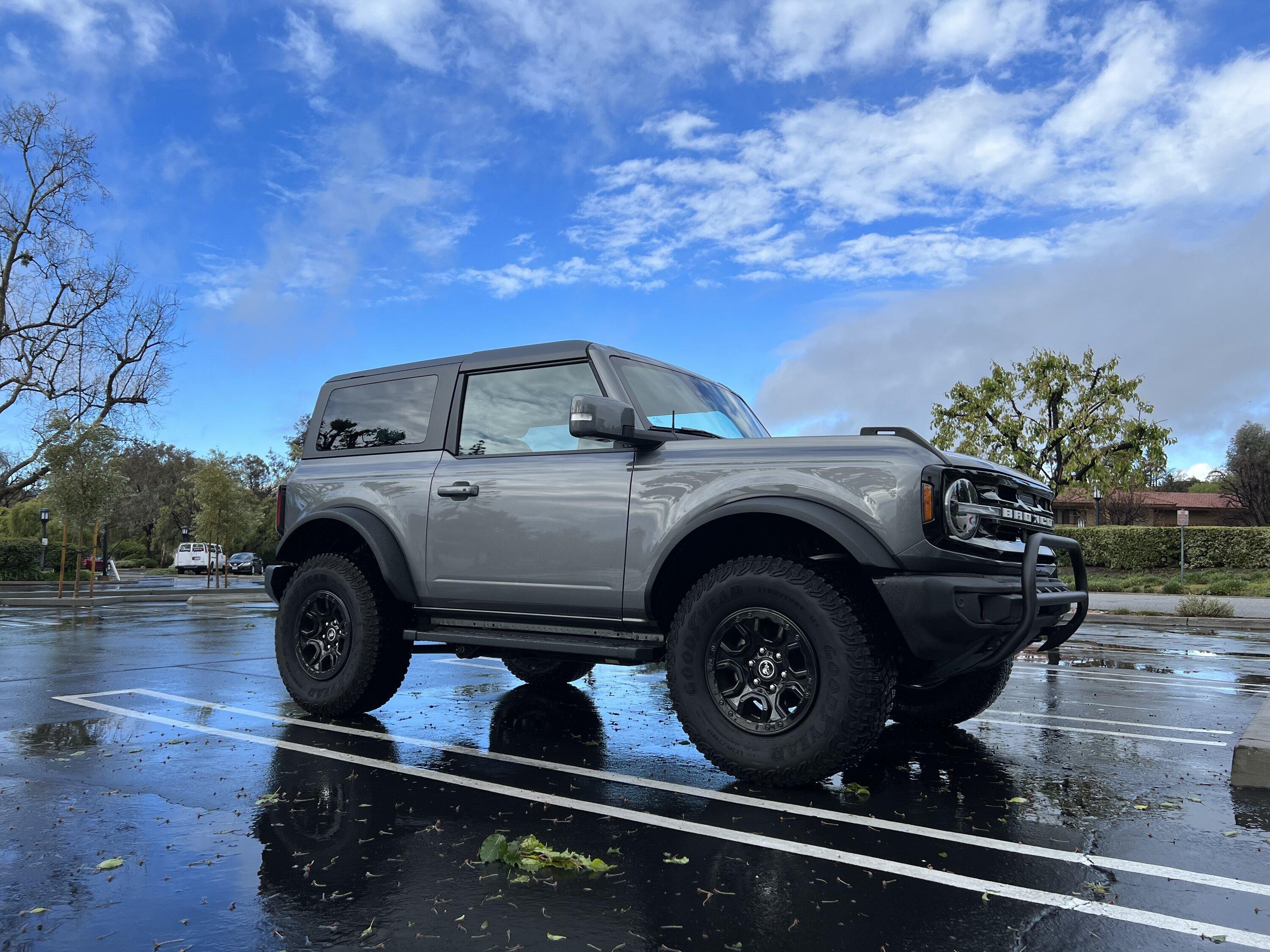 Ford Bronco CARBONIZED GRAY Bronco Club 05F17D46-1F8A-45E4-9B12-B26B2BA7C8A9