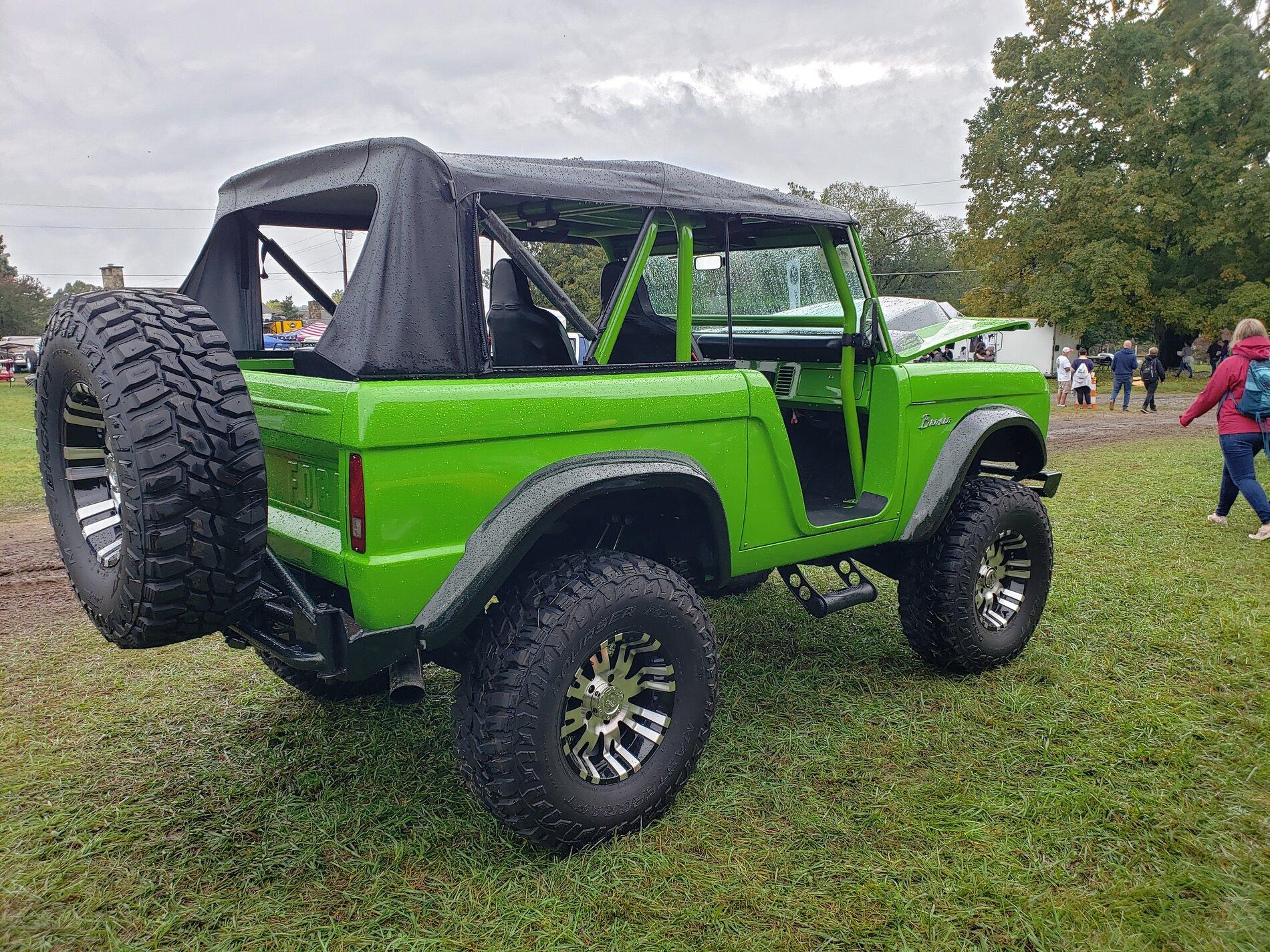Ford Bronco My thoughts on 2 door at Super Cel 20201010_122223