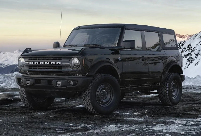 Ford Bronco Black Diamond - renderings from different perspectives 21_FRD_BRO_50787_BlkDiamond_Black_U725.tif copy