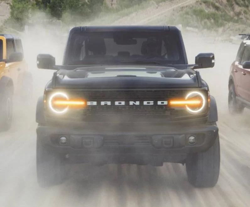 Ford Bronco Signature vs standard lights ? br-lights