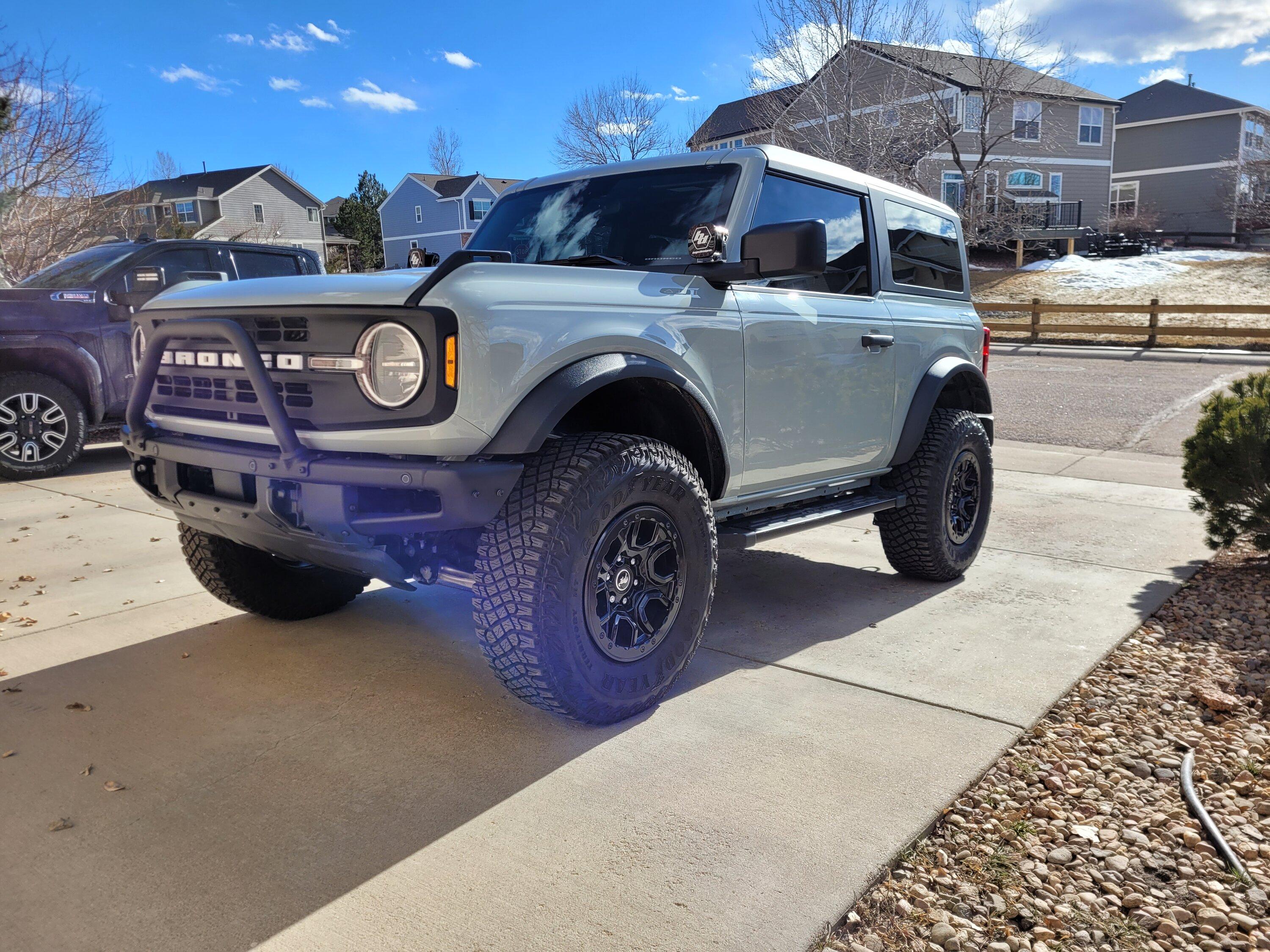 Ford Bronco 2023 2-Door Base FakeSquatch build bronco tint