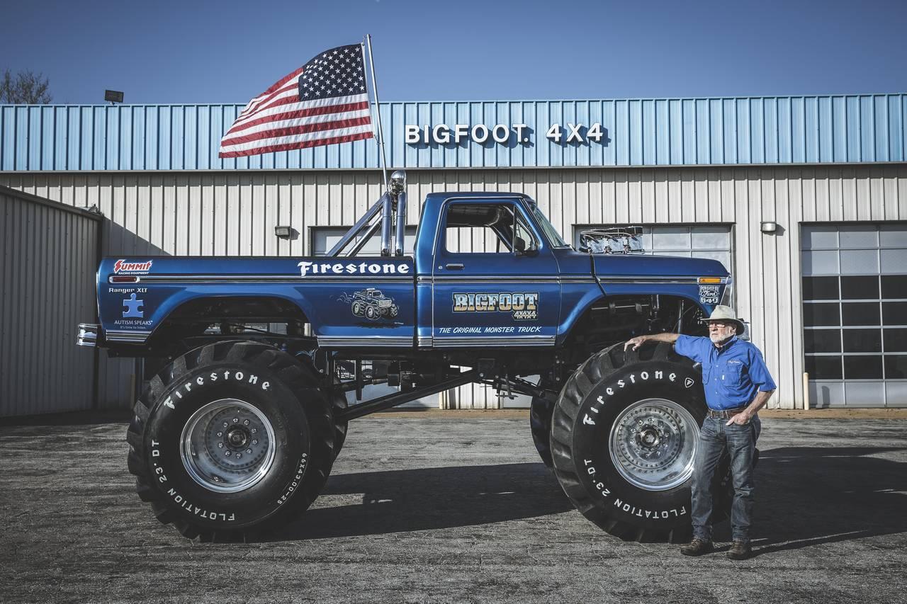 Ford Bronco Velocity Blue Bronco Raptor on RPG perch collar lift, 38's and painted flares D1C8E3A7-B57E-45A2-8CA7-AD088C5AE84E
