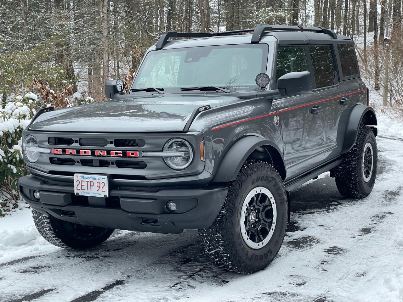 Ford Bronco 5/9 Build Week group. (ManSquatch Week) Smokey