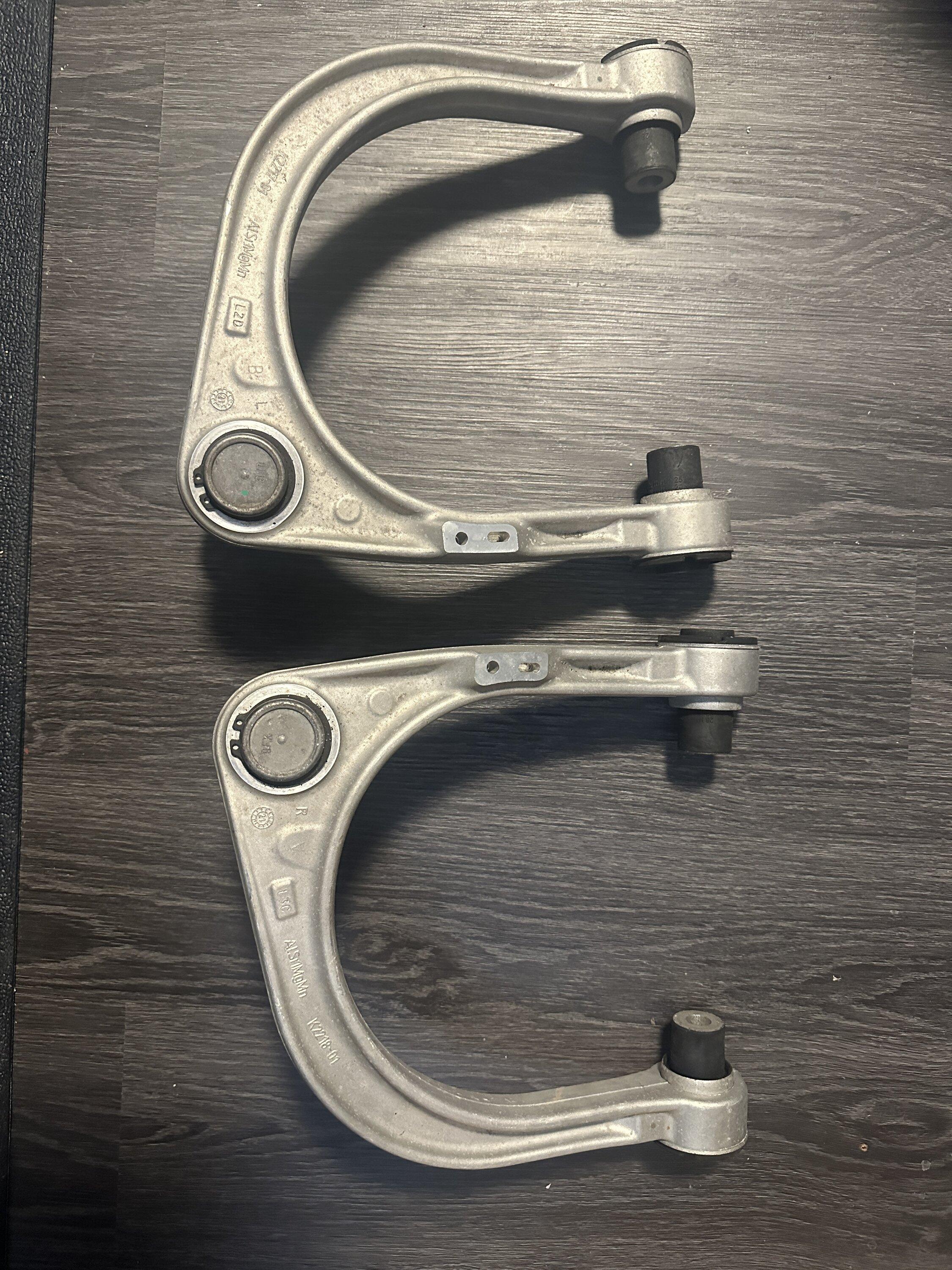 Ford Bronco Sasquatch Front Upper Control Arms (Free+Shipping) 82461922-F8DE-45B3-9354-4448EA1DD537