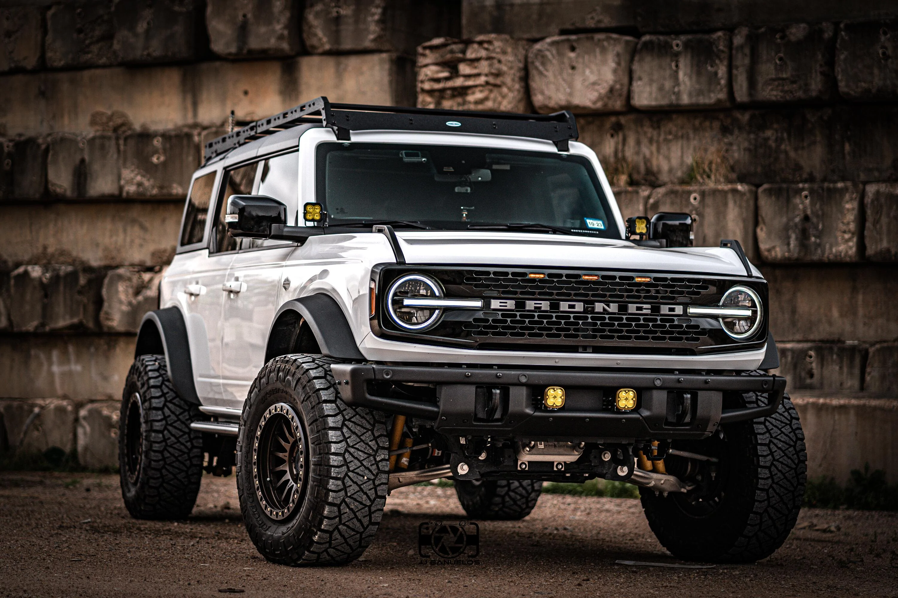 Ford Bronco Center lights mounted on my modular bumper. How-to DIY video E108FED0-7726-4206-9A5A-EB6A1F561475