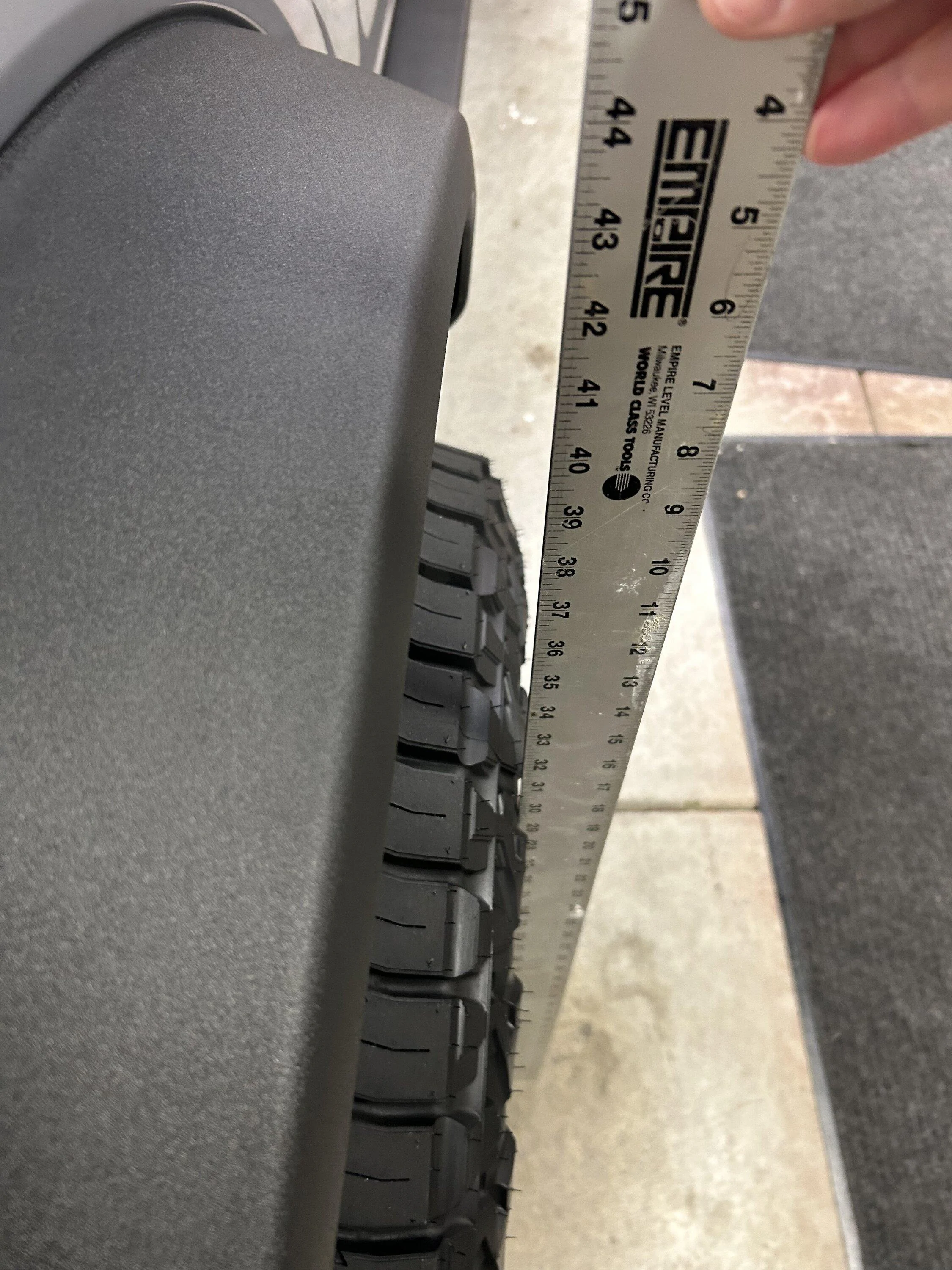 Ford Bronco ICONIC SILVER Bronco Club 5928E623-D343-4CCF-9BD2-5D9C320EADEC