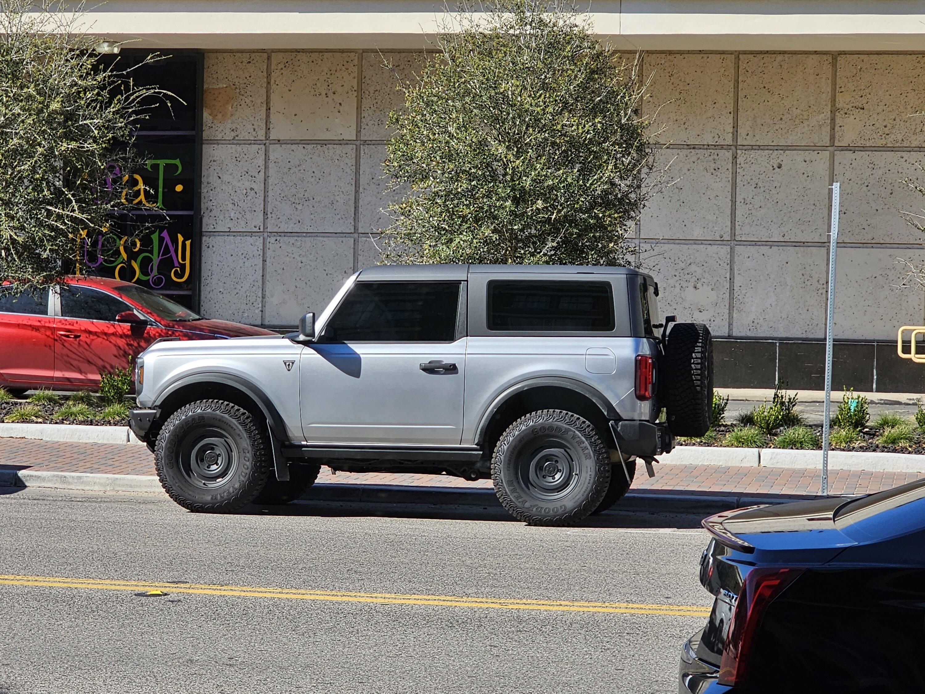 Ford Bronco Bronco Team 2 door. 20230304_100745