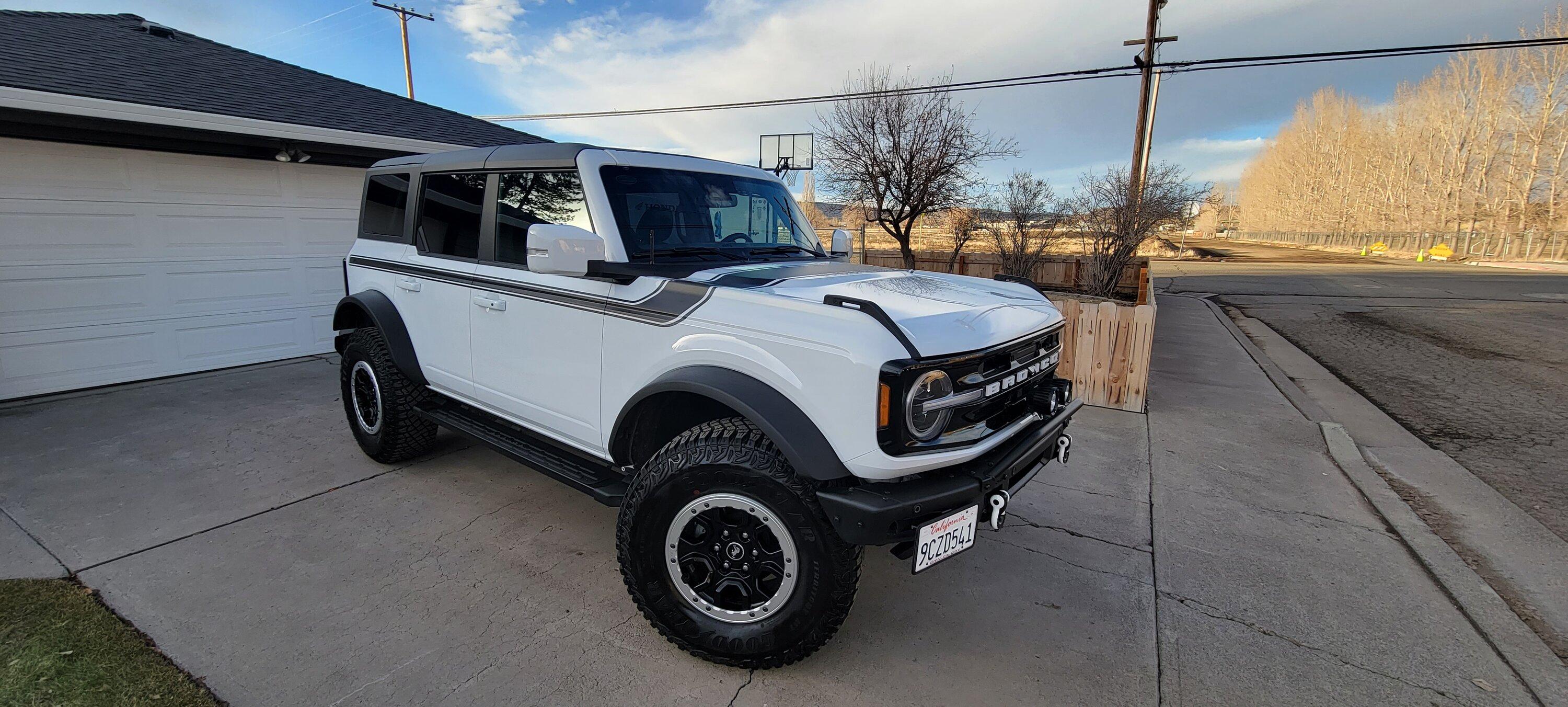 Ford Bronco OXFORD WHITE Bronco Club 20230204_162725