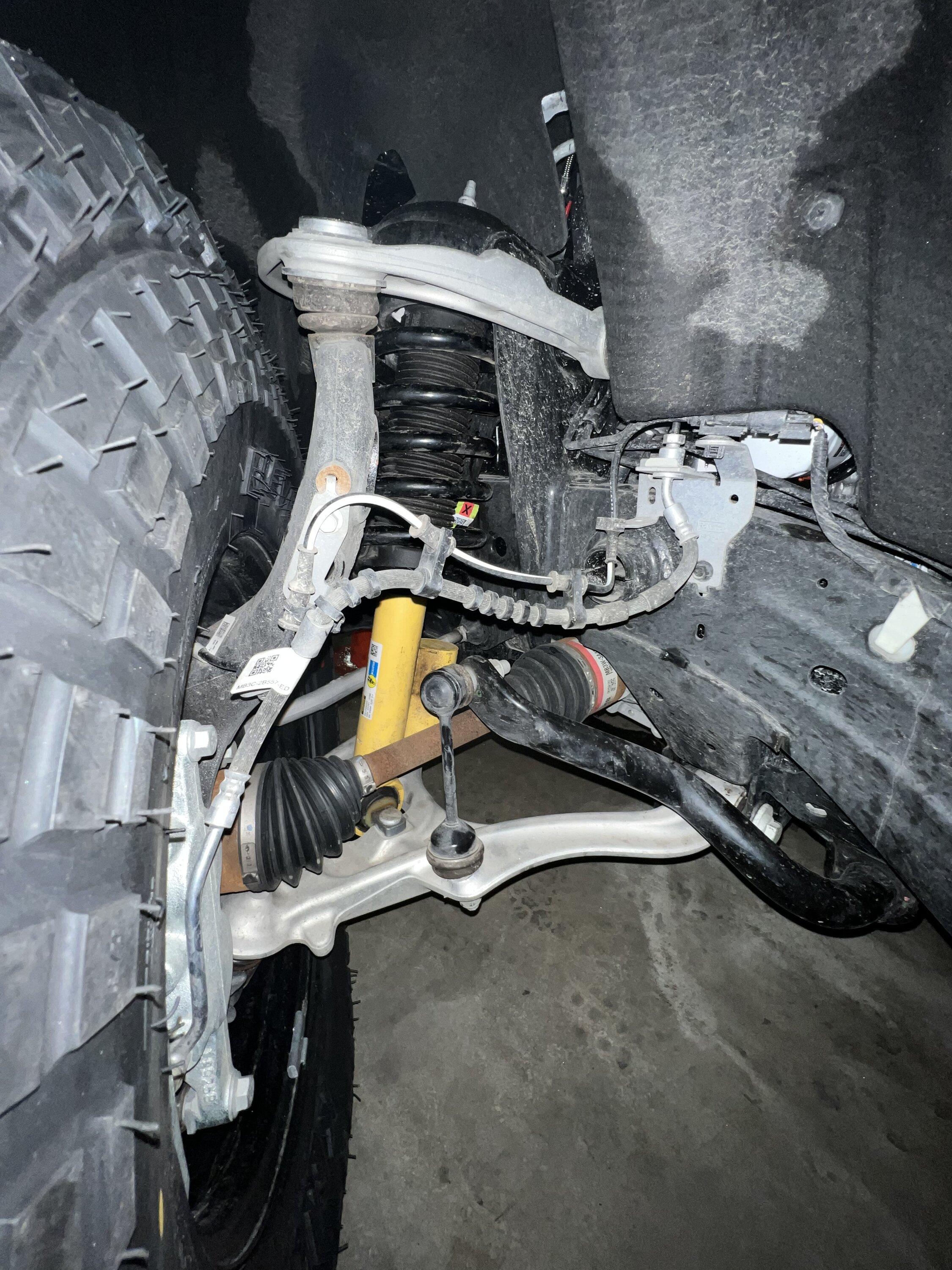 Ford Bronco Kenda Klever R/T 35x10.5x17 installed on Black Diamond Bronco with SAS Bilstein suspension 9B5CFFCA-A1C7-4003-A7F9-994FF71F6C59