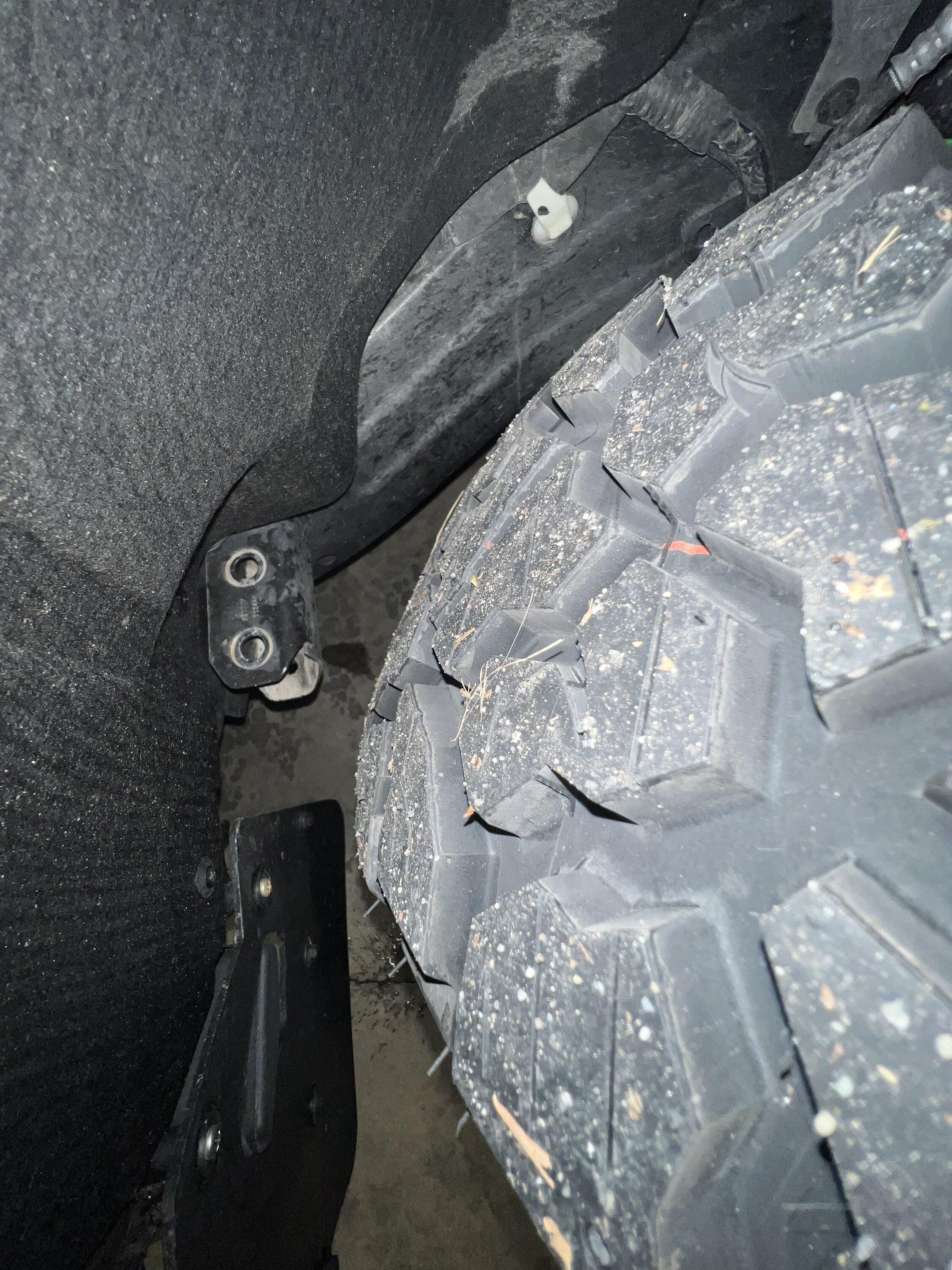 Ford Bronco Kenda Klever R/T 35x10.5x17 installed on Black Diamond Bronco with SAS Bilstein suspension 0D0B1262-3F7E-485C-B12D-AA32EDE7C951