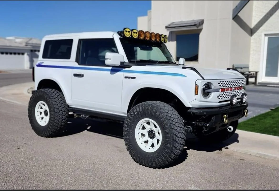 Ford Bronco White wheels on white Bronco? 4A273021-FC72-406A-96B2-4DEC4A949E55