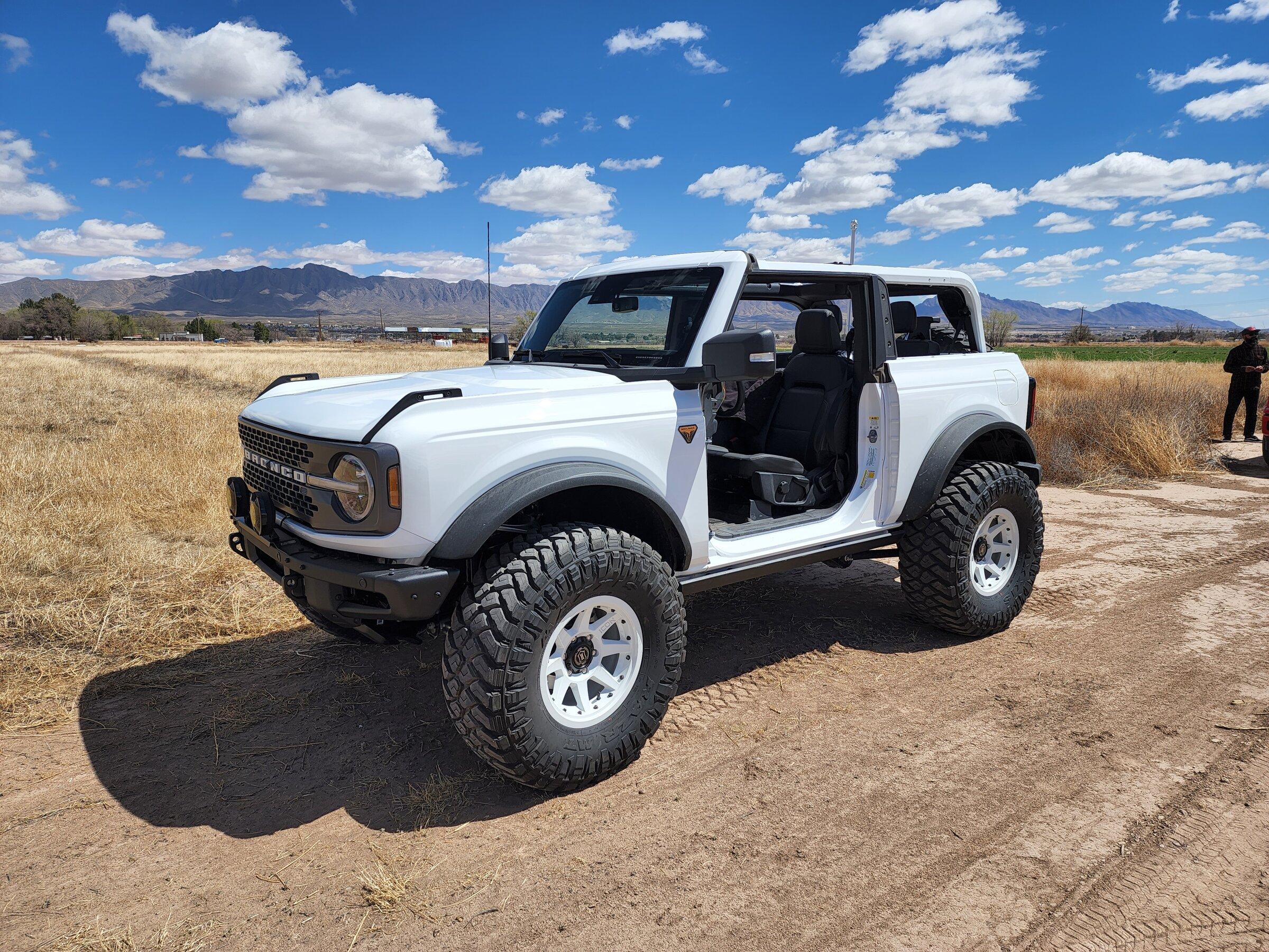 Ford Bronco White wheels on white Bronco? 83F4C6D7-D79E-493B-985E-00B7C3065924