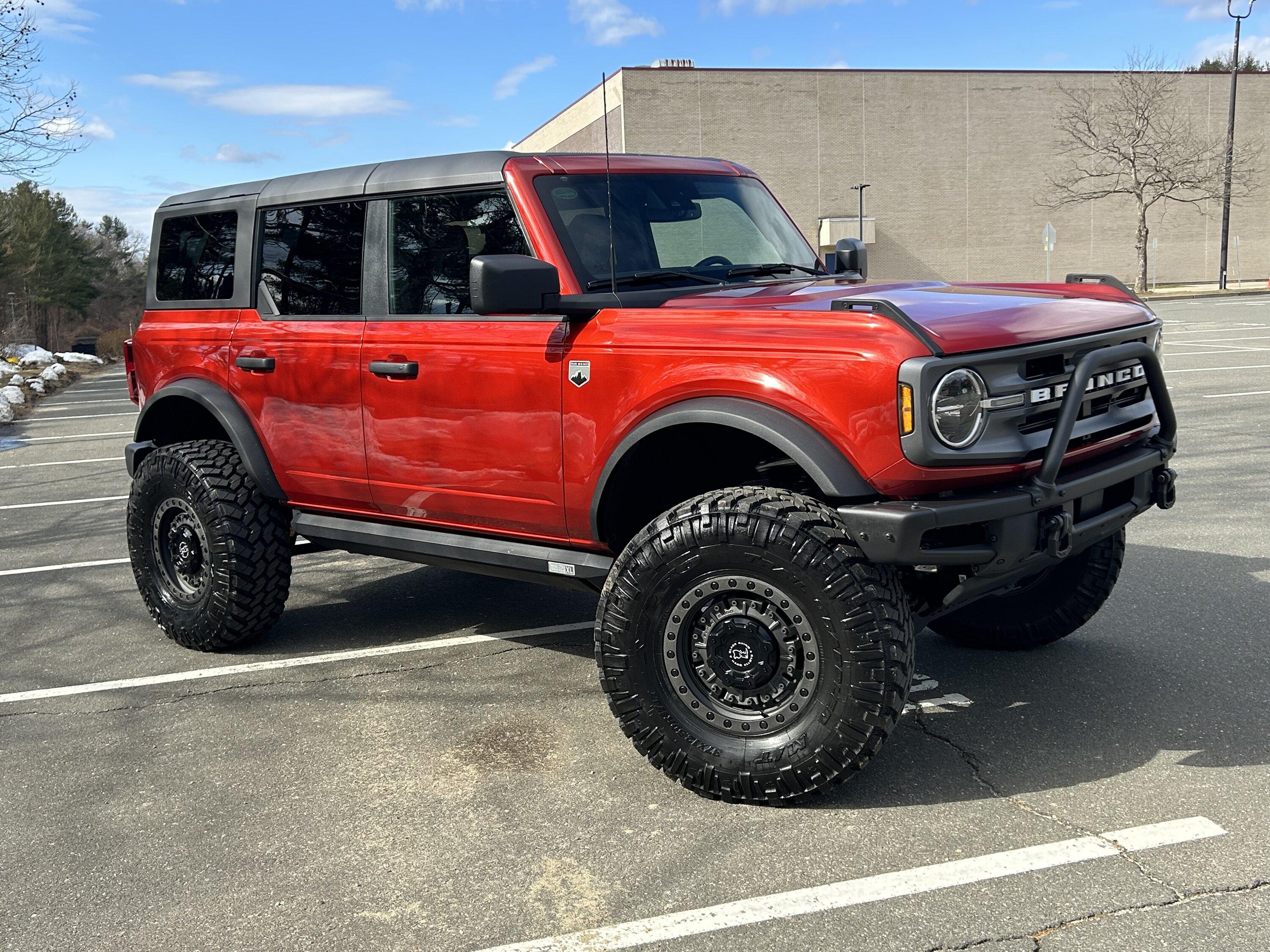 Ford Bronco HOT PEPPER RED Bronco Club BDBD82B6-FF48-45FC-A62C-4E3C30C12278