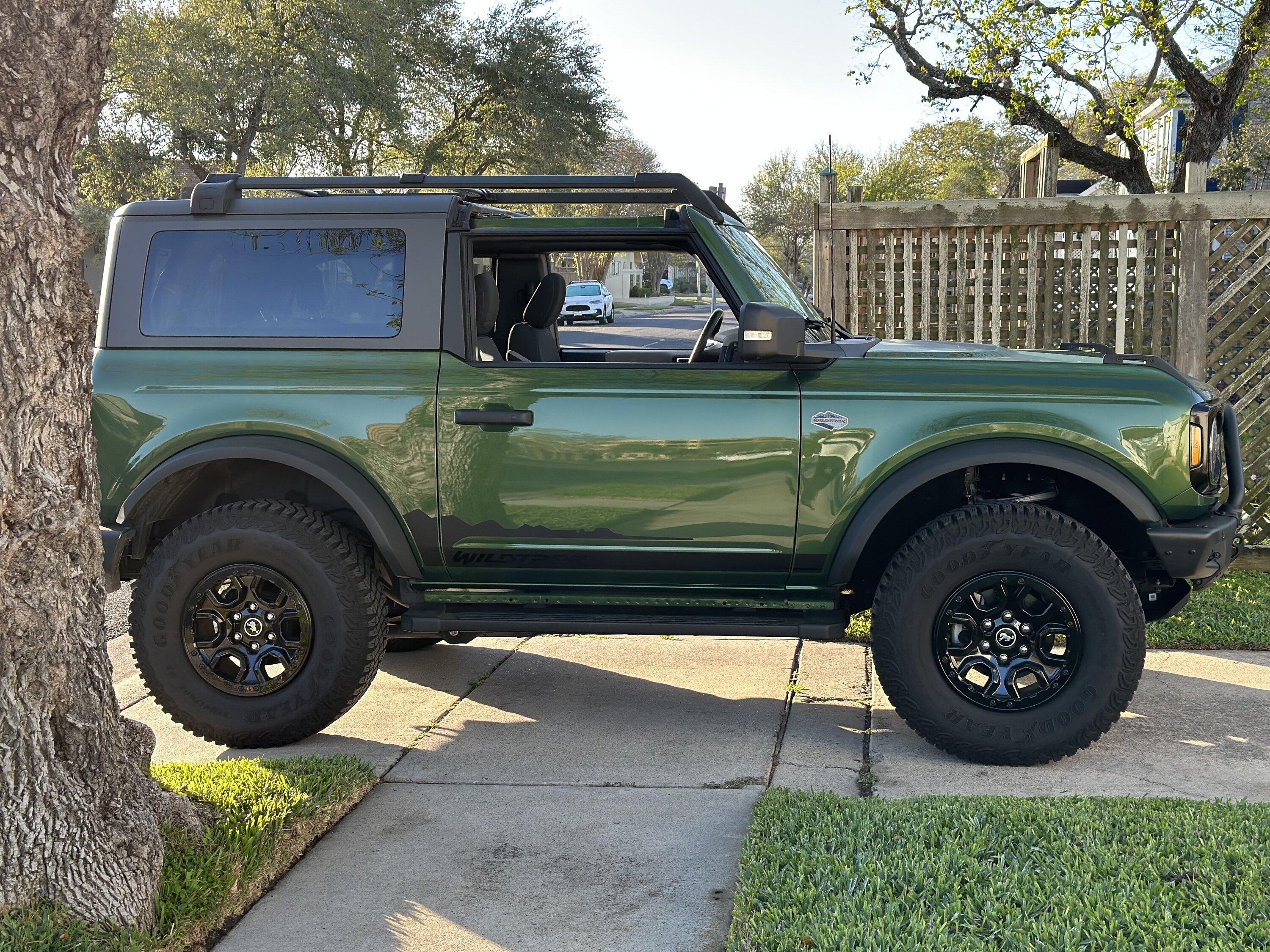 Ford Bronco ERUPTION GREEN Bronco Club 102DB94E-C25E-4029-893F-C4B2876BB0CB