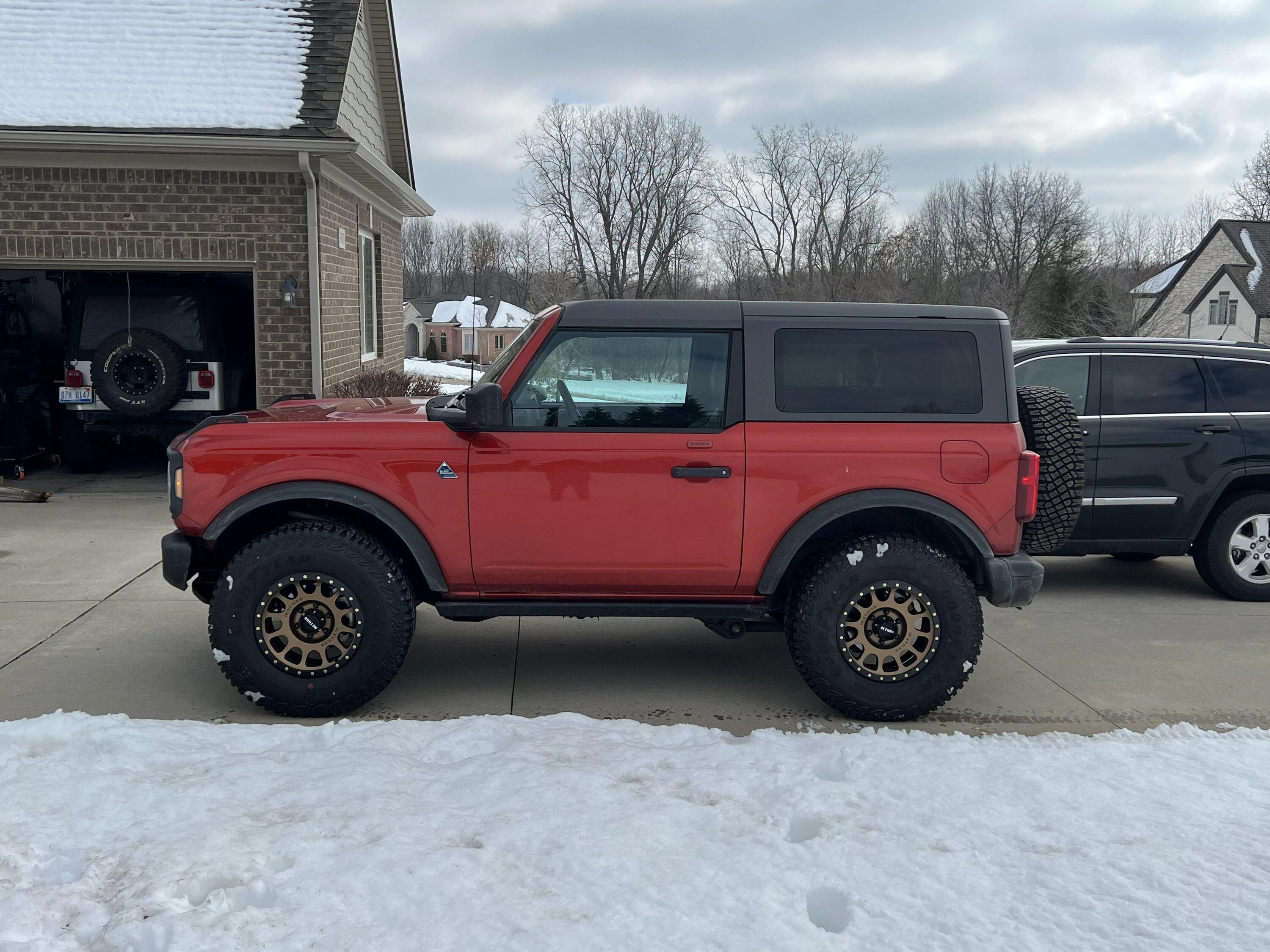 Ford Bronco HOT PEPPER RED Bronco Club 78C8DF78-7DEB-4D9B-A625-BA42B8287A75