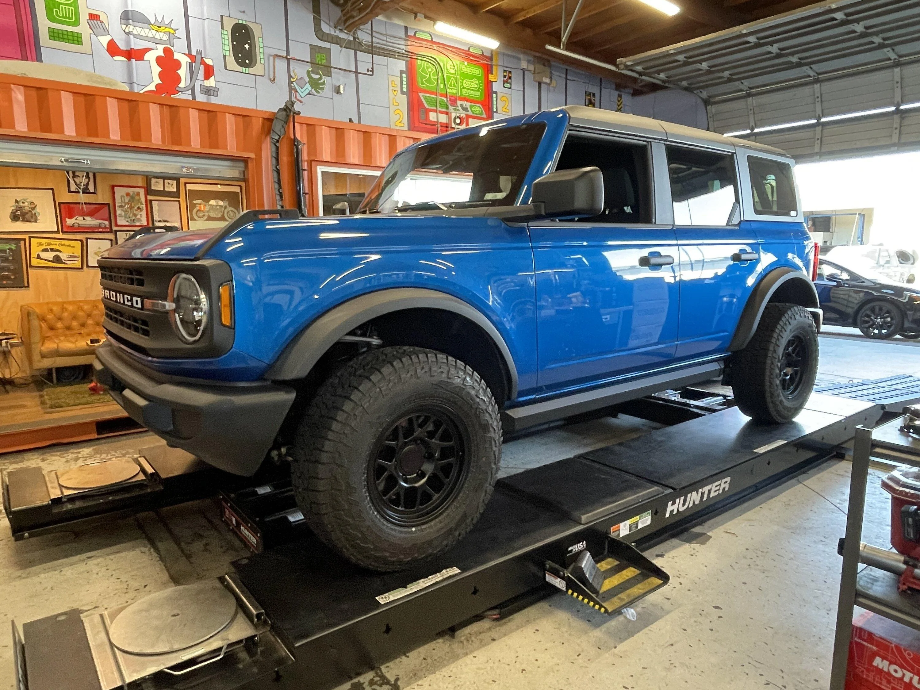 Ford Bronco Love Shop Auto Bronco Stable IMG_1117 2