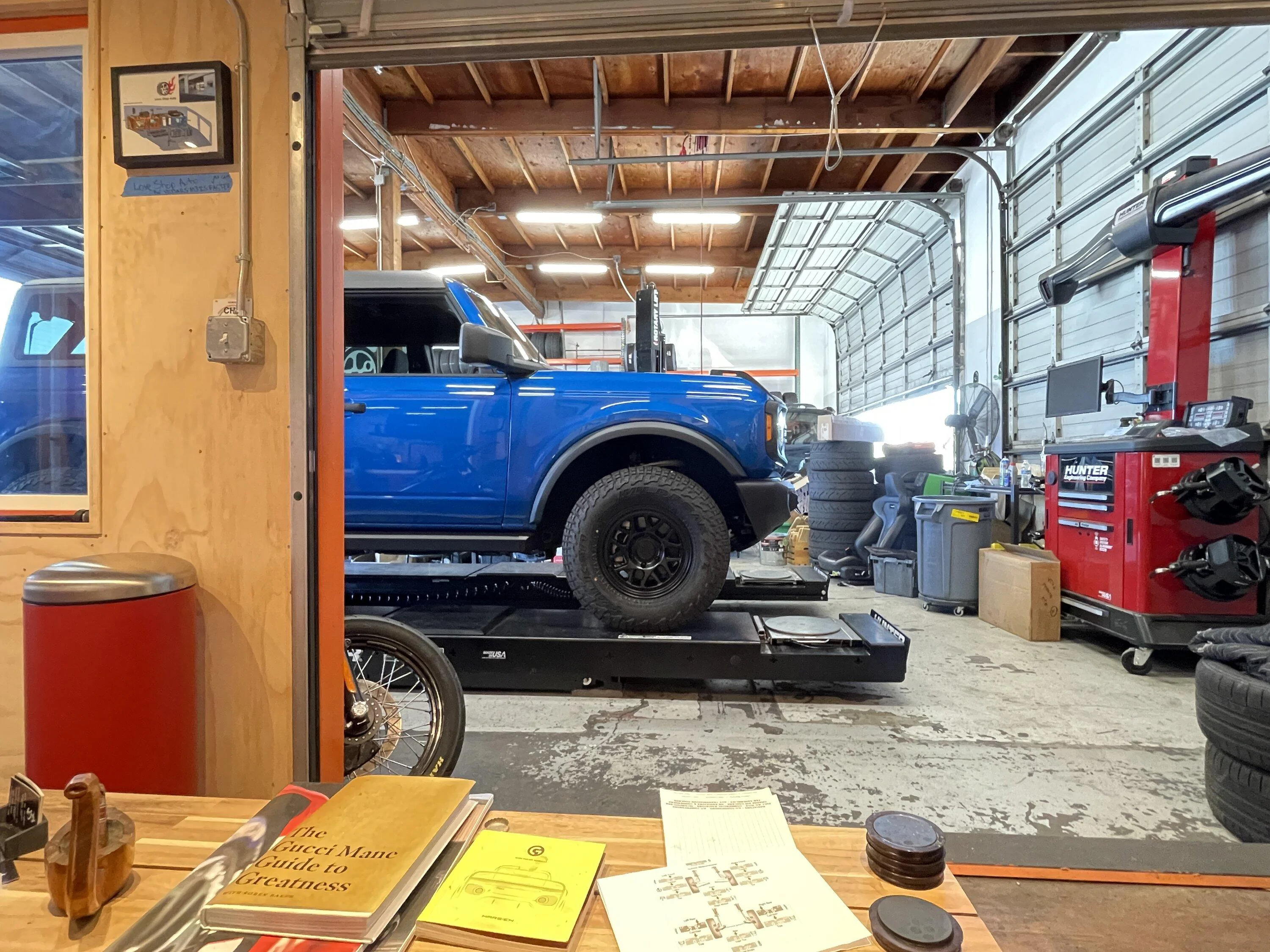 Ford Bronco Love Shop Auto Bronco Stable IMG_1118