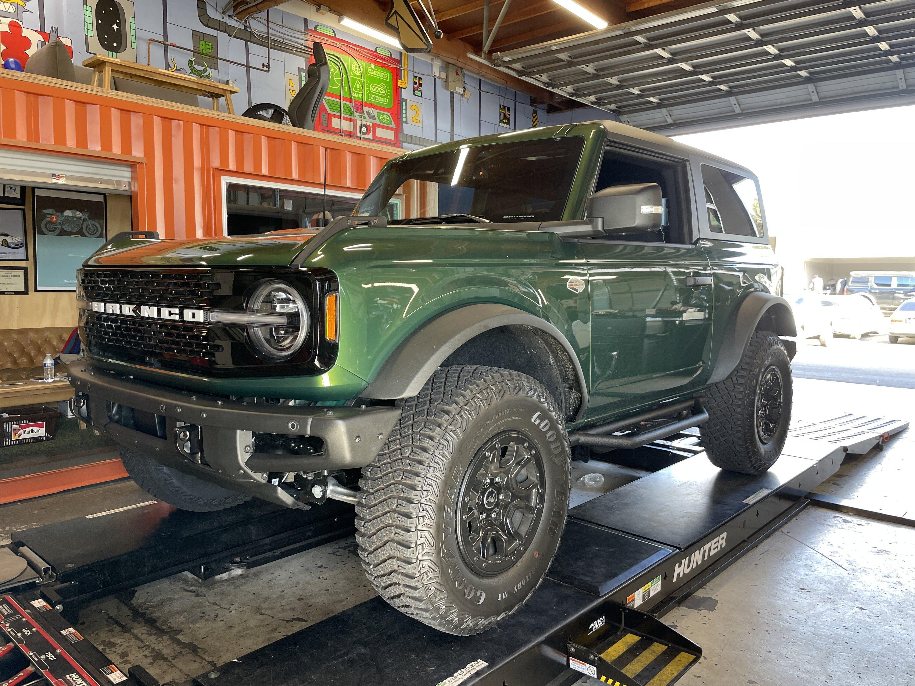 Ford Bronco Love Shop Auto Bronco Stable 68953969431__E3857307-2430-4D11-A6E7-771438B1CE3E.JPG