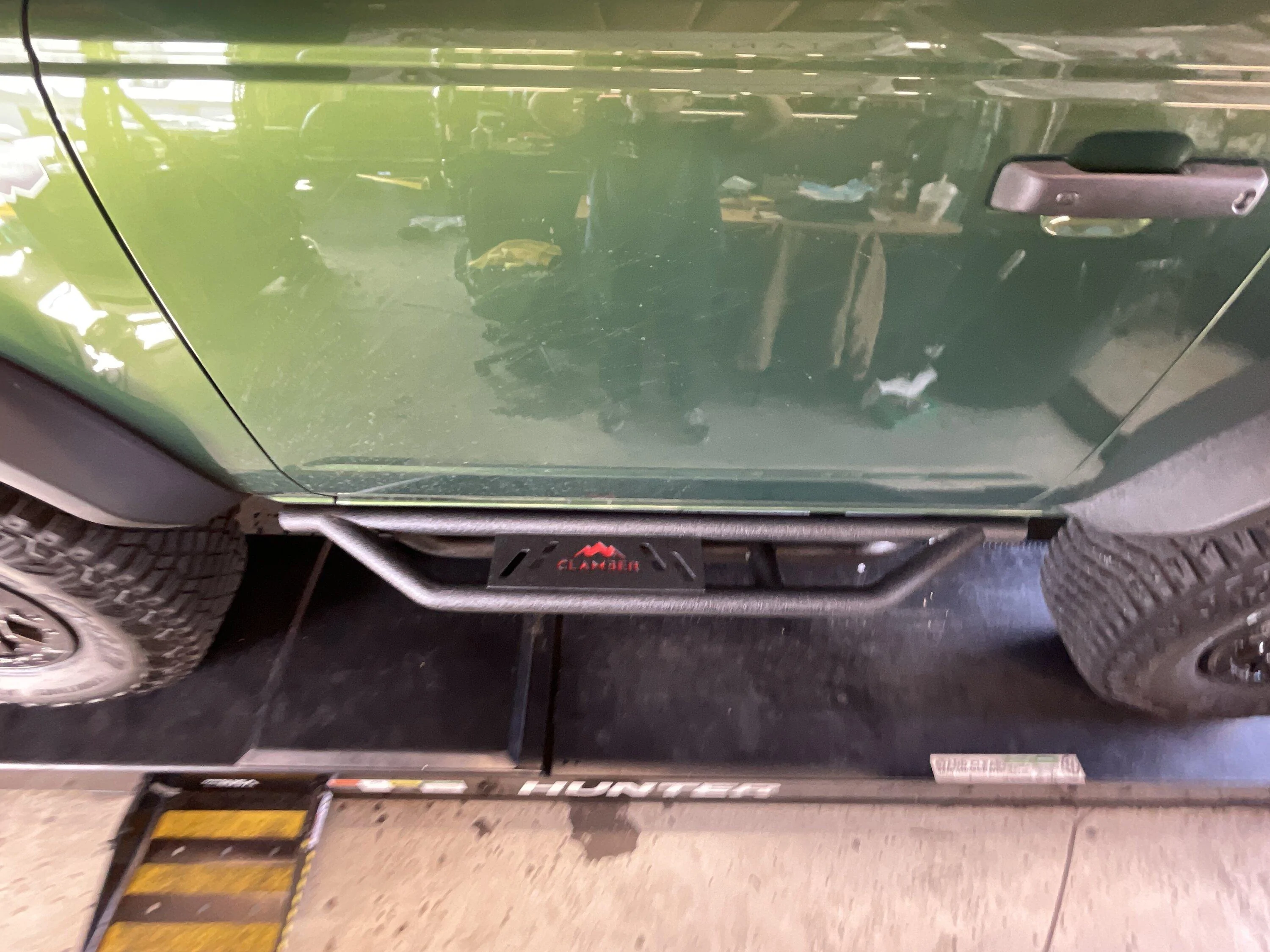 Ford Bronco Love Shop Auto Bronco Stable 68953971501__68242985-FDFF-4F45-8875-BB40B76C9ACE