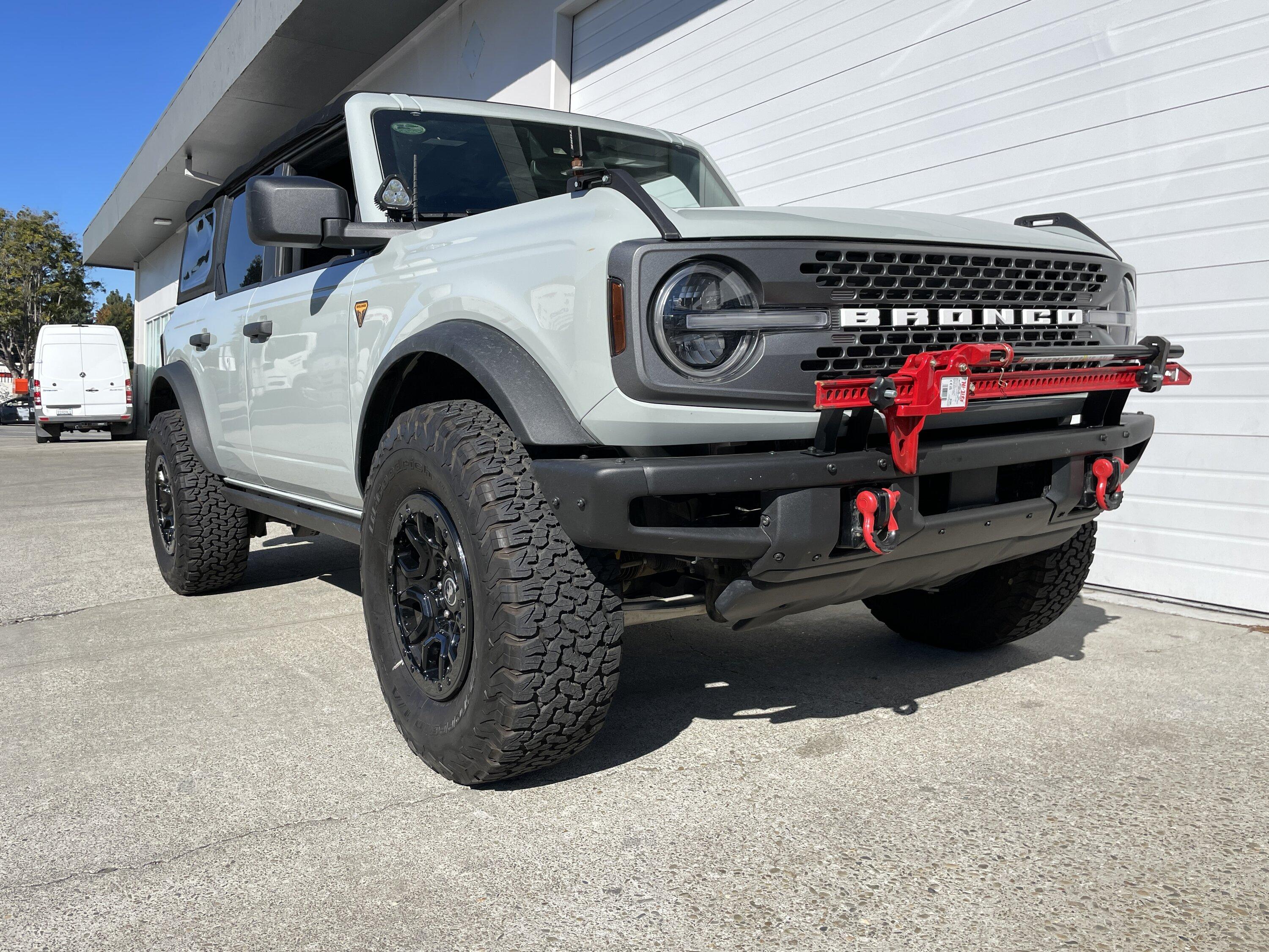 Ford Bronco Love Shop Auto Bronco Stable IMG_4047.JPG