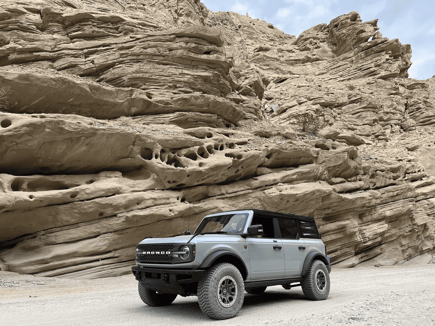 Ford Bronco Incredible canyons and desert sunrises off-roading in Anza Borrego desert (Video) 1678236161011