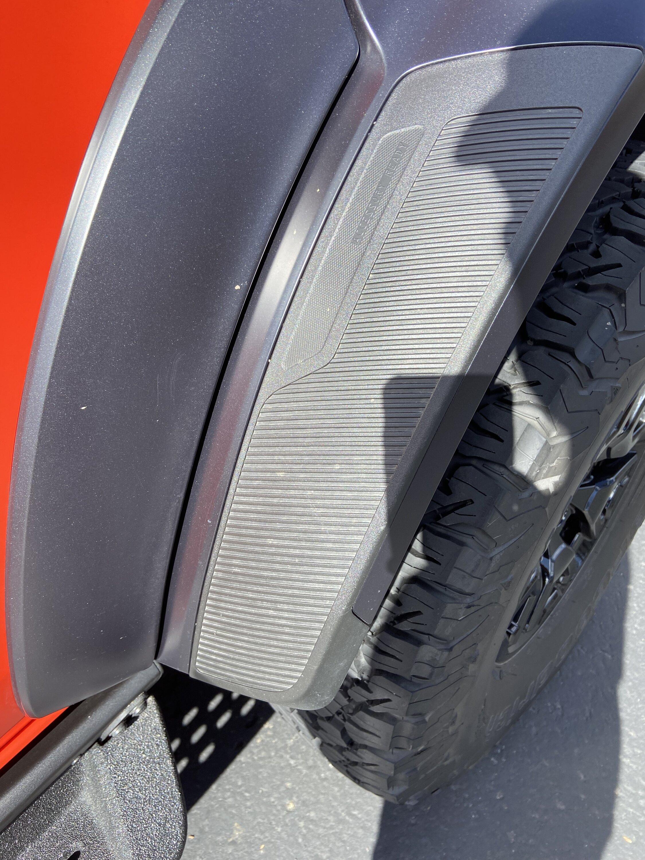 Ford Bronco Rear fender insert replacement. 03FAD2E7-943B-413D-8F56-99A2114E3357