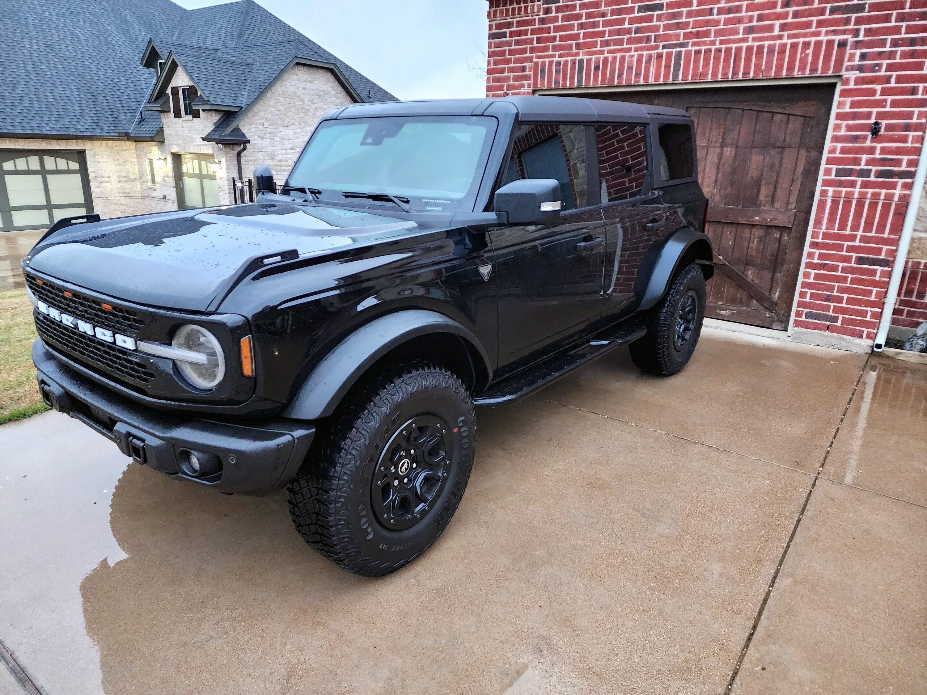 Ford Bronco SHADOW BLACK Bronco Club 20230309_182106