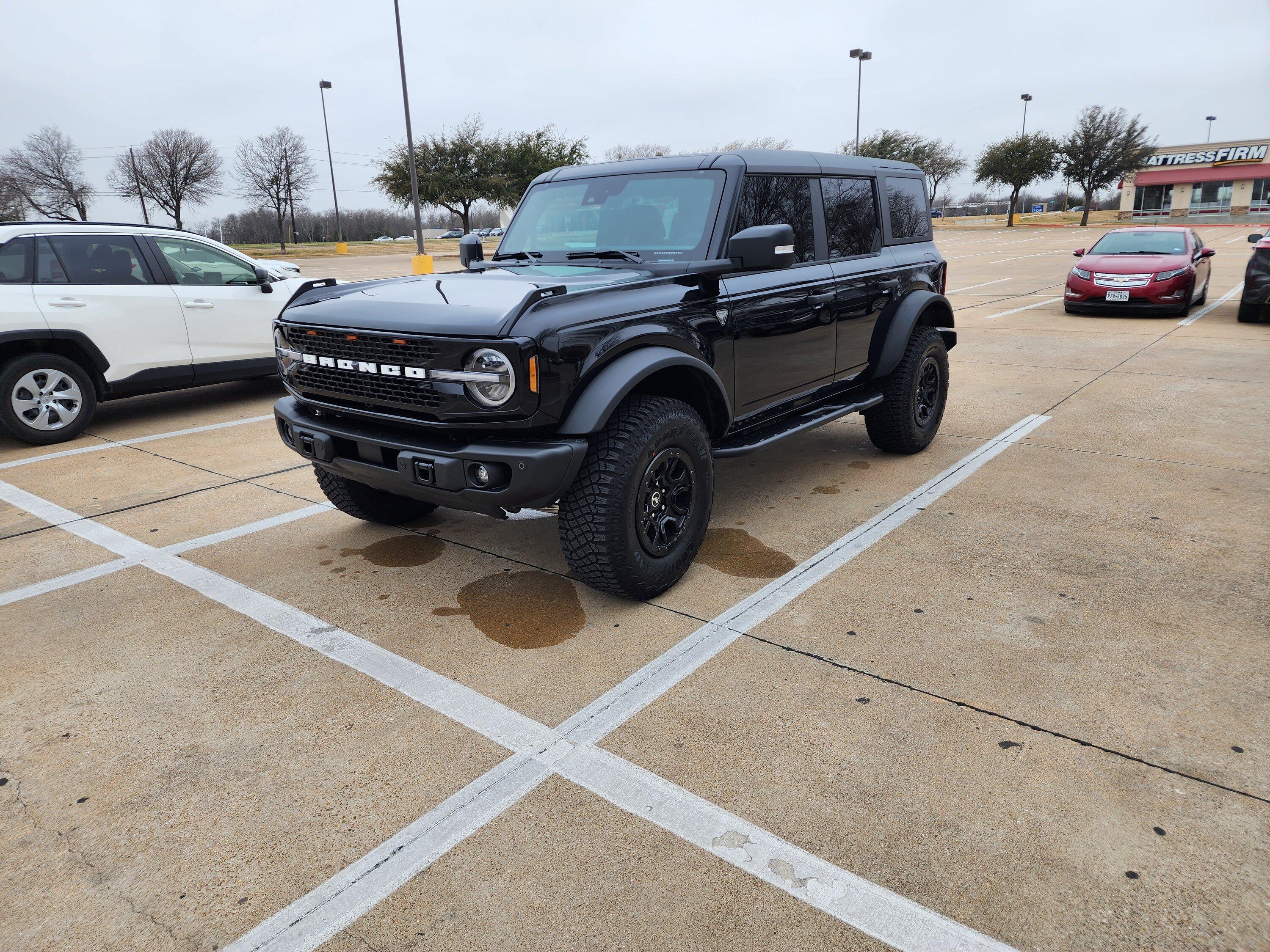 Ford Bronco SHADOW BLACK Bronco Club 20230225_114051