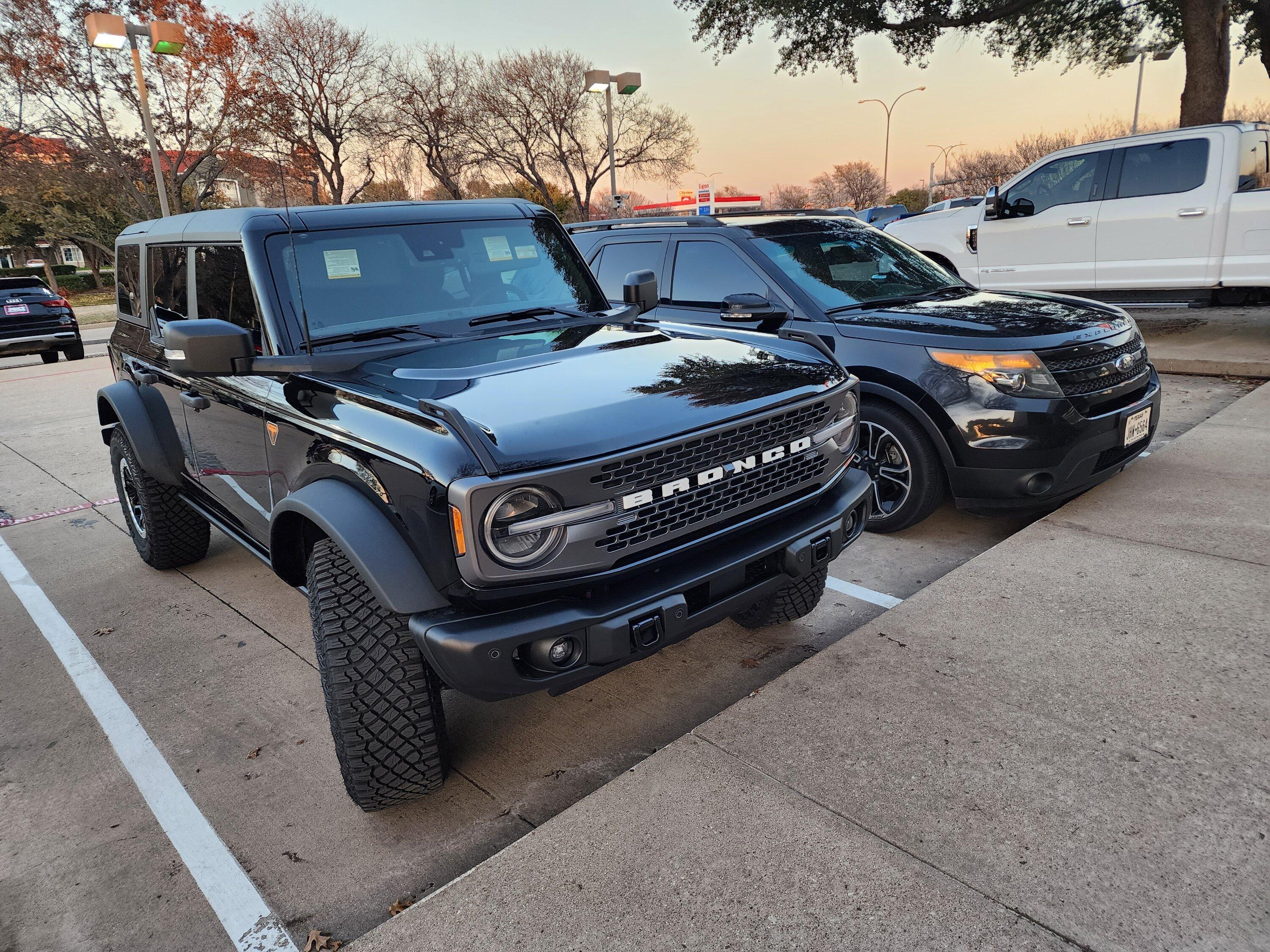 Ford Bronco SHADOW BLACK Bronco Club 20230209_180118