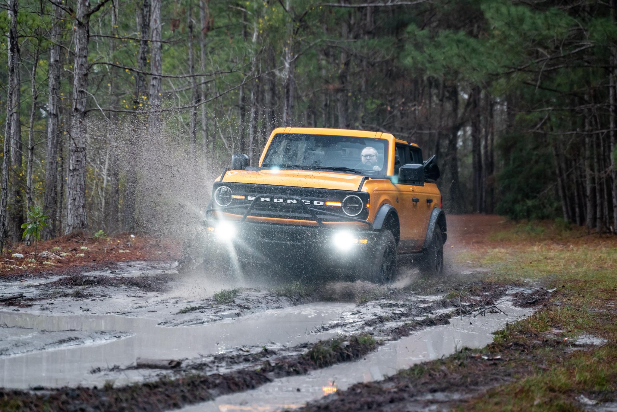 Ford Bronco Cyber Orange '22 On The Trail [Video/Pics] 52707495545_b0aff7a8ef_k
